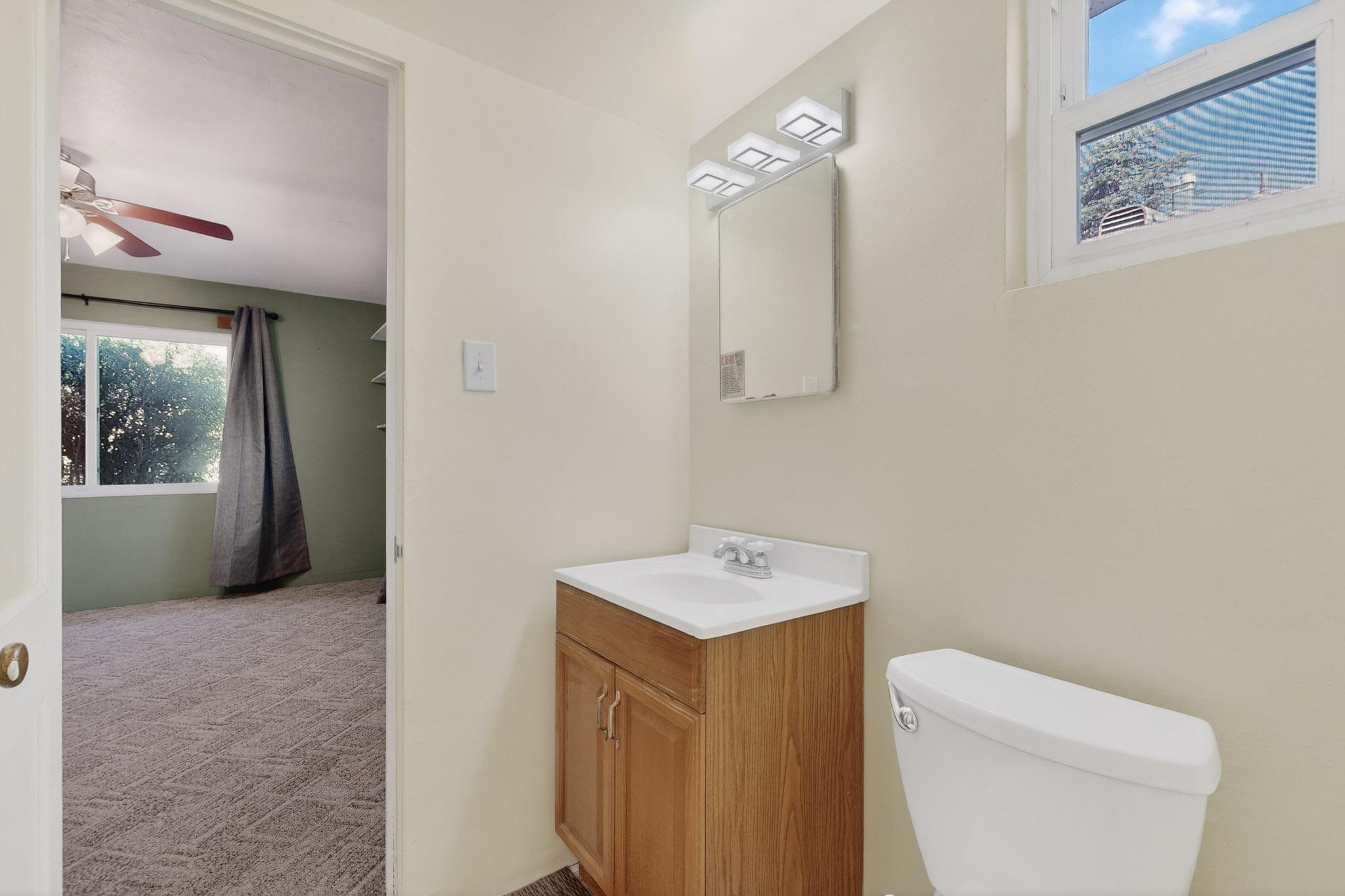 Photo 19 — 2328 Wyoming Boulevard NE