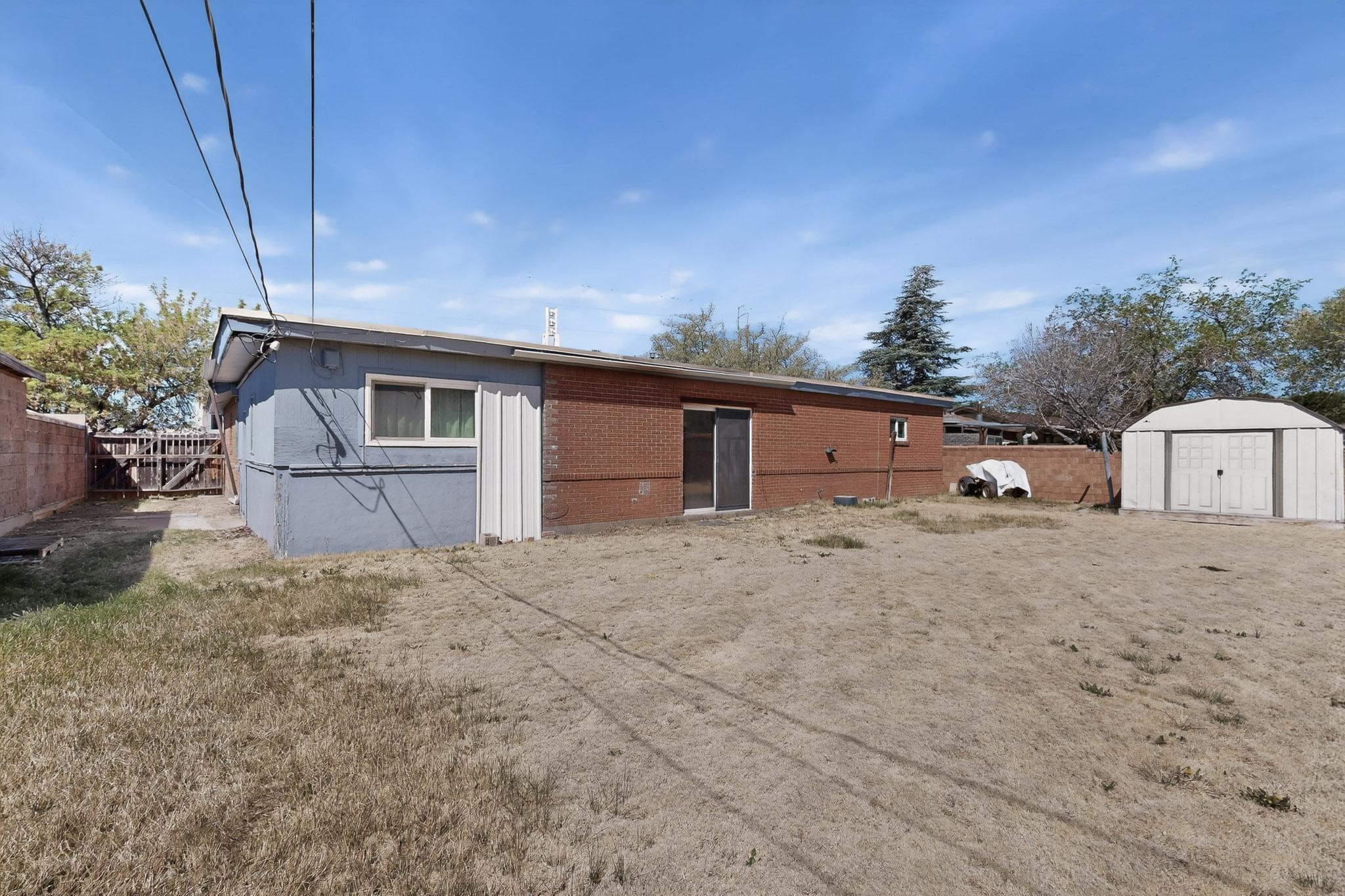 Photo 5 — 2328 Wyoming Boulevard NE