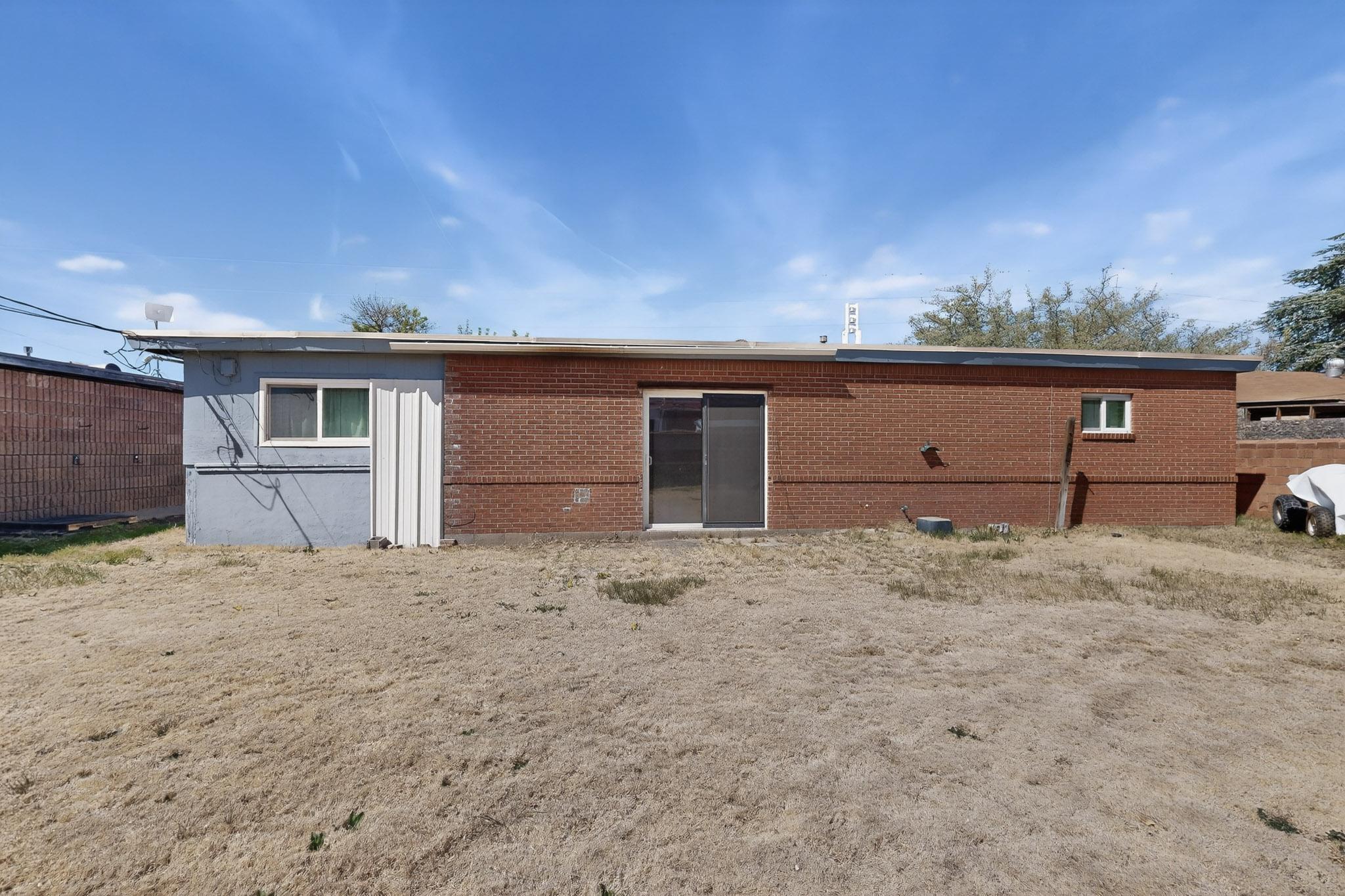 Photo 4 — 2328 Wyoming Boulevard NE