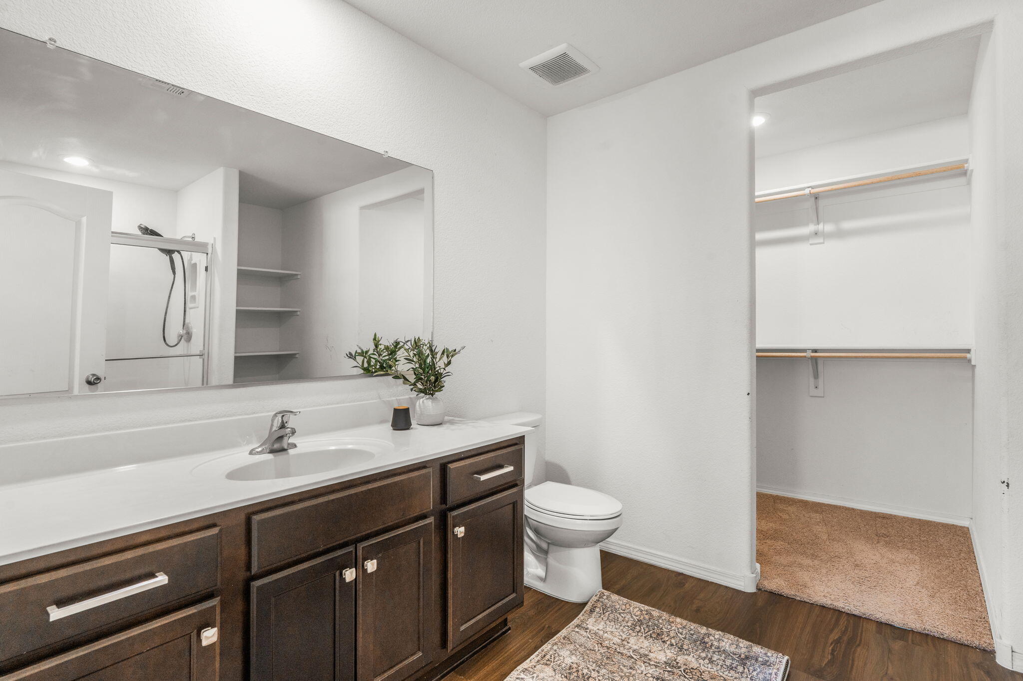 Photo 9 — 480 Chafey Drive SW