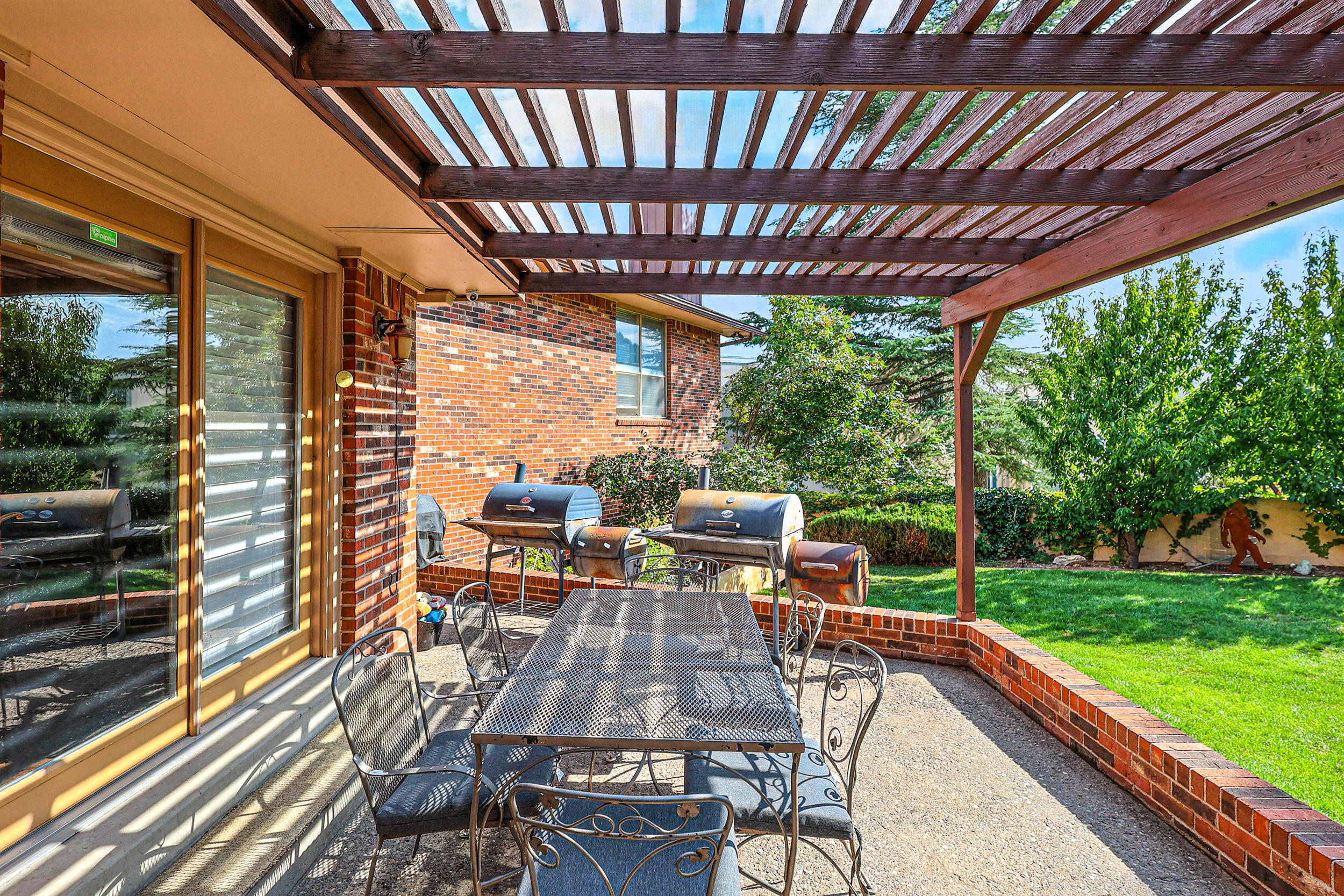 Photo 14 — 9801 Greenbrier Road NE