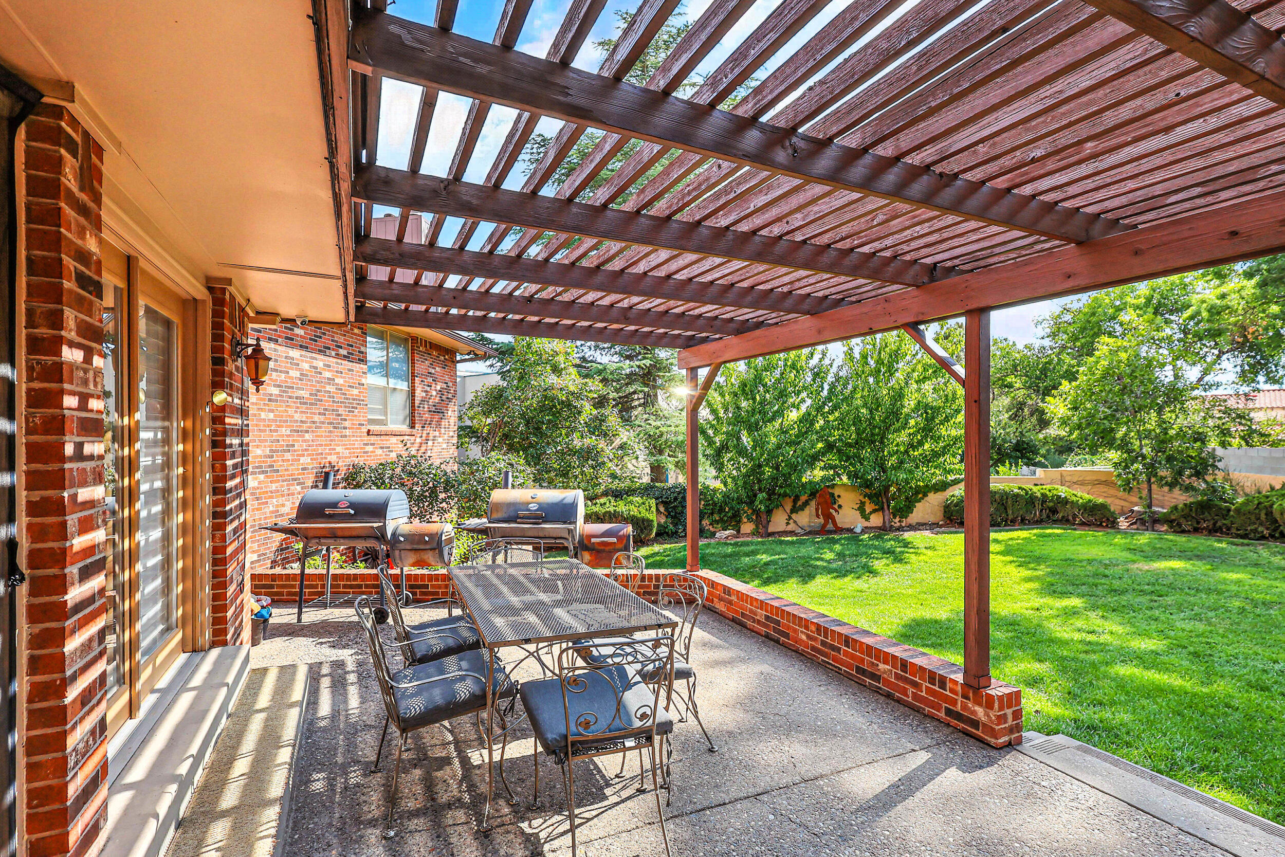 Photo 20 — 9801 Greenbrier Road NE