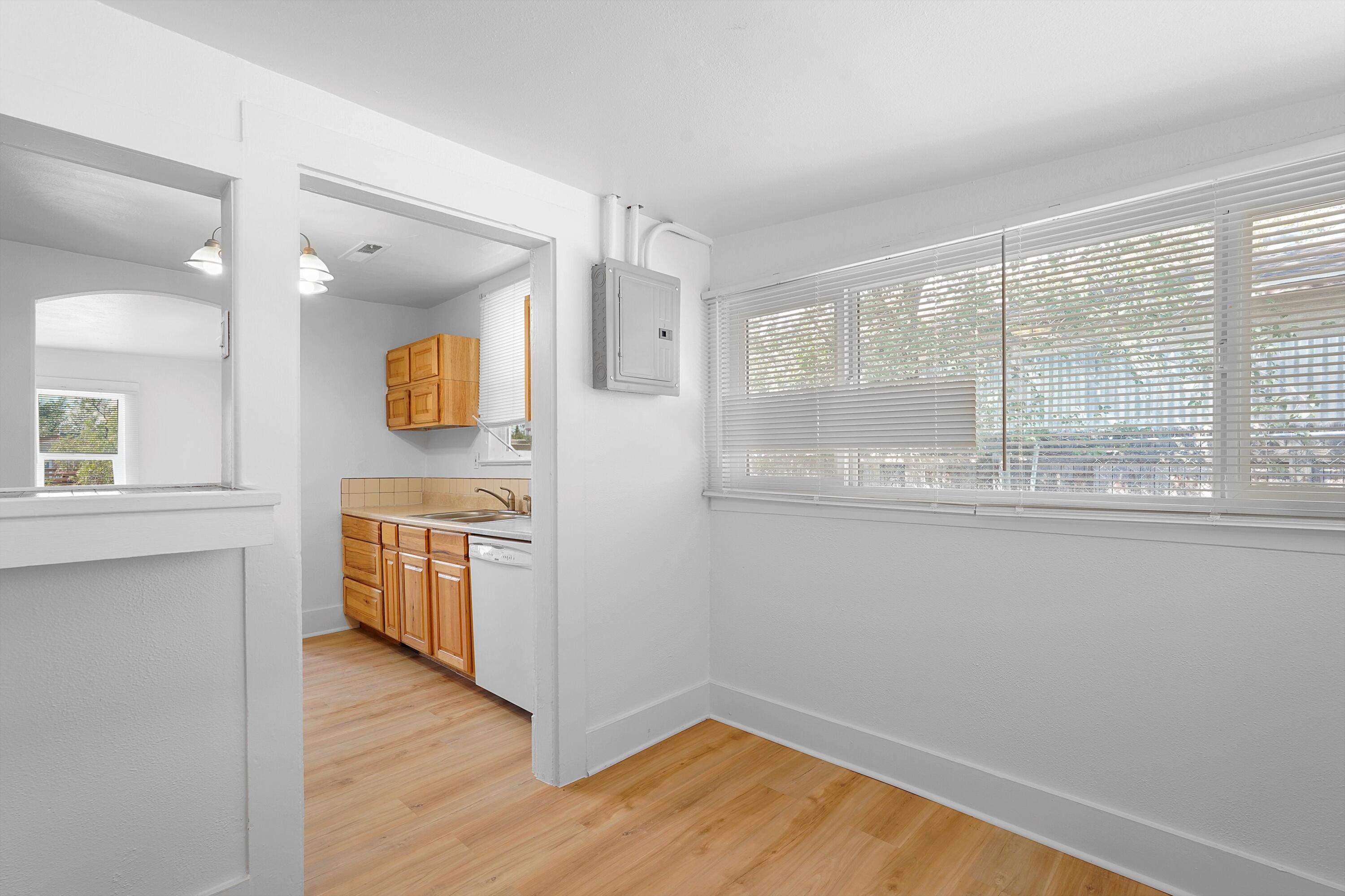 Photo 18 — 412 Harvard Drive SE