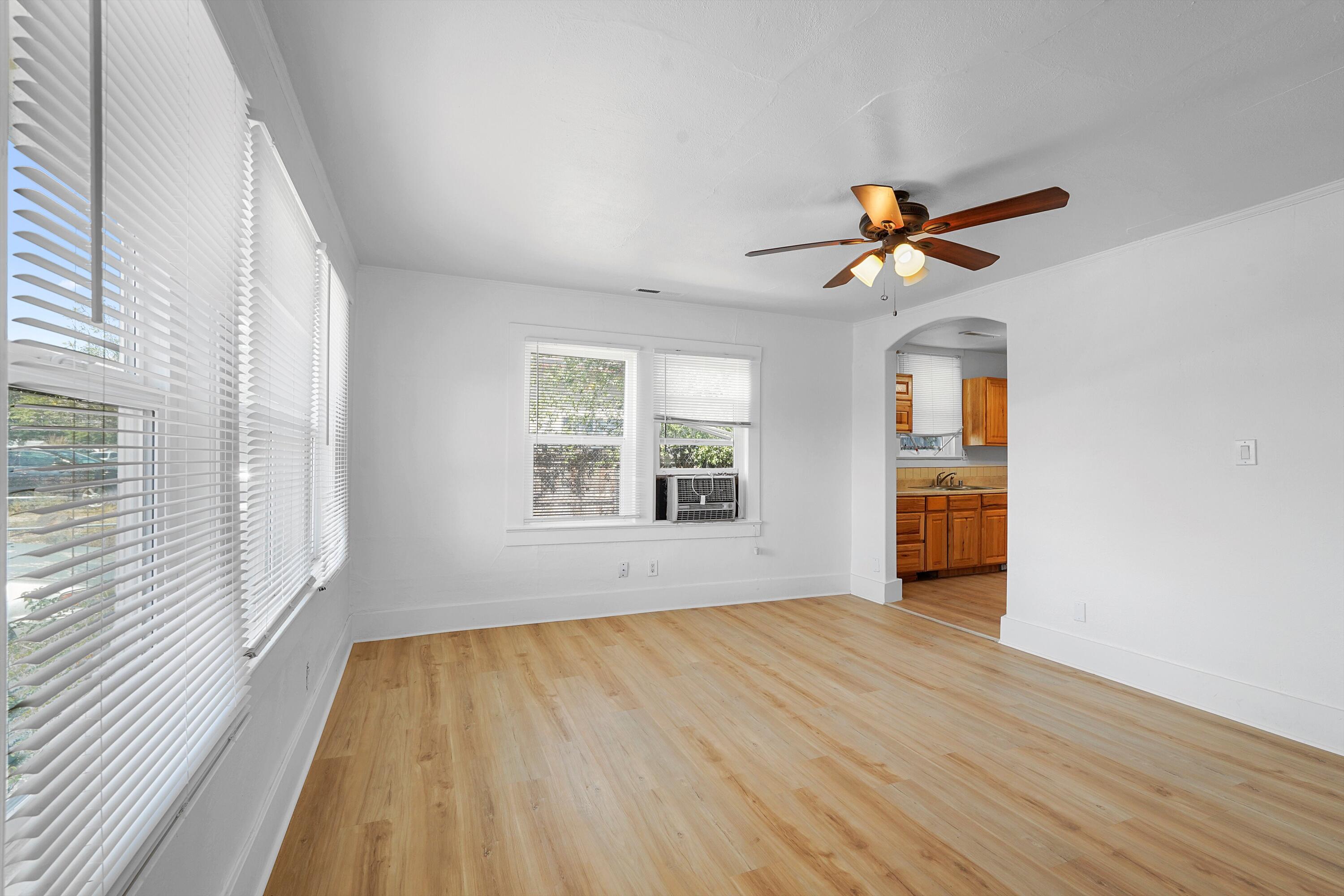 Photo 9 — 412 Harvard Drive SE