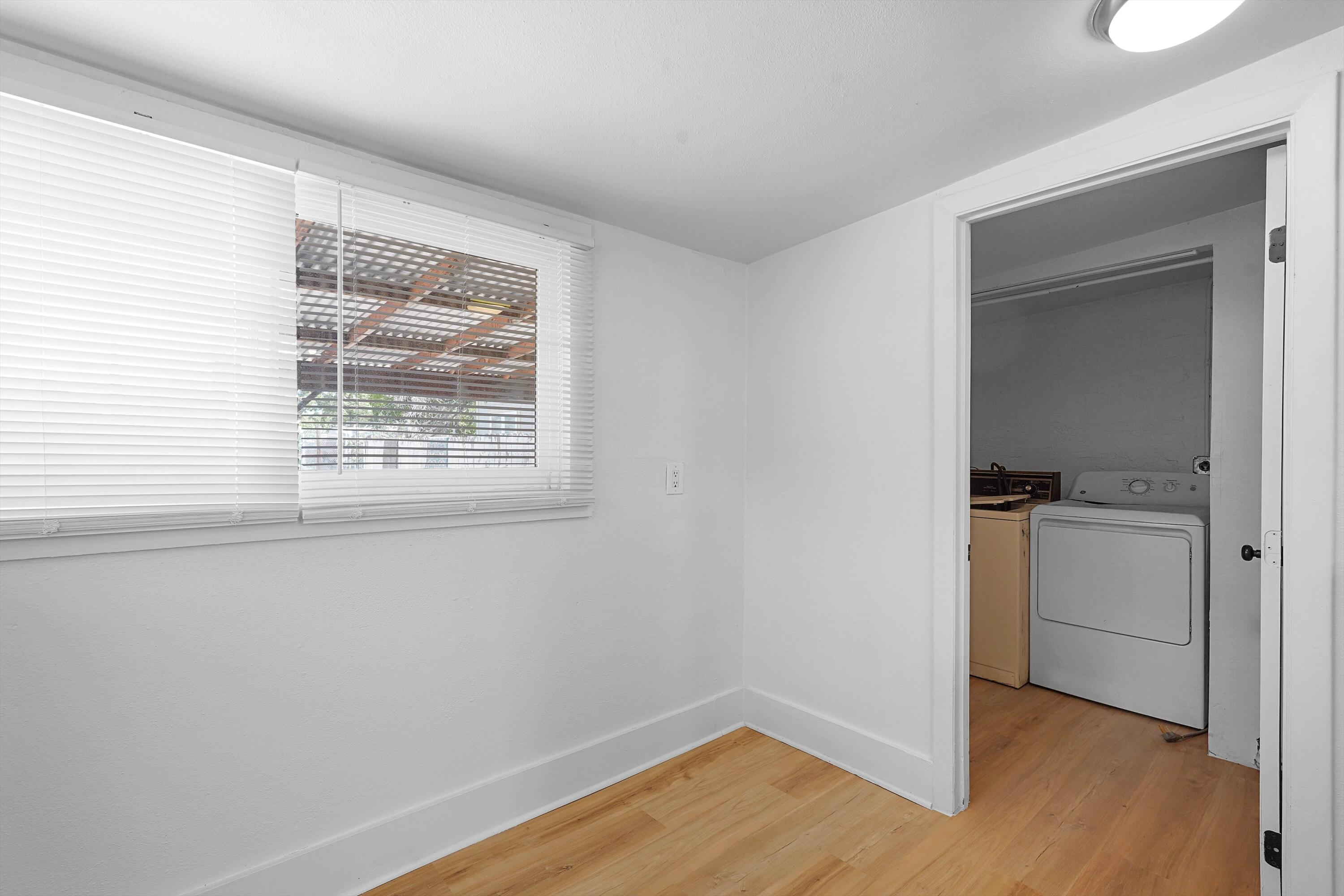 Photo 11 — 412 Harvard Drive SE