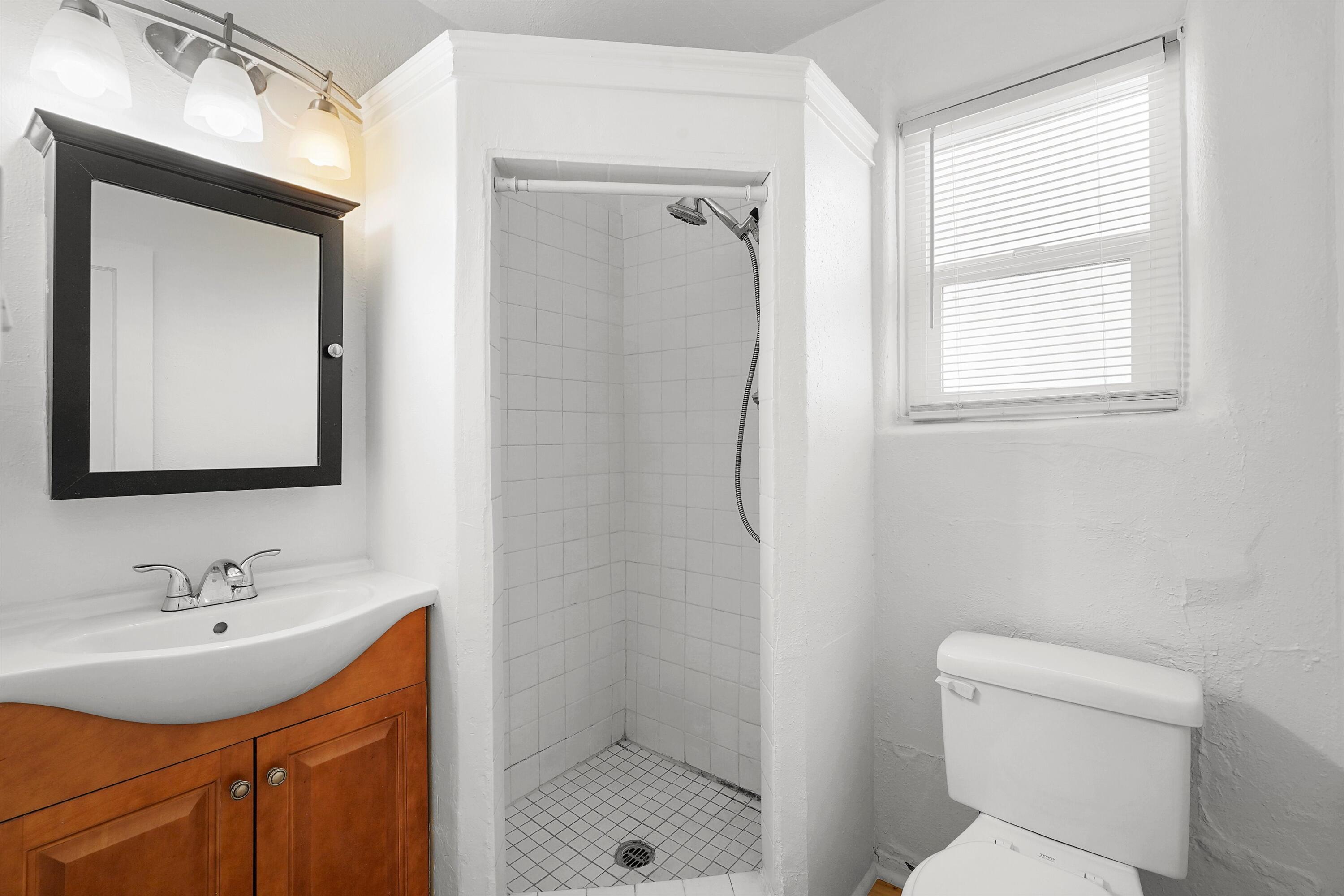 Photo 20 — 412 Harvard Drive SE