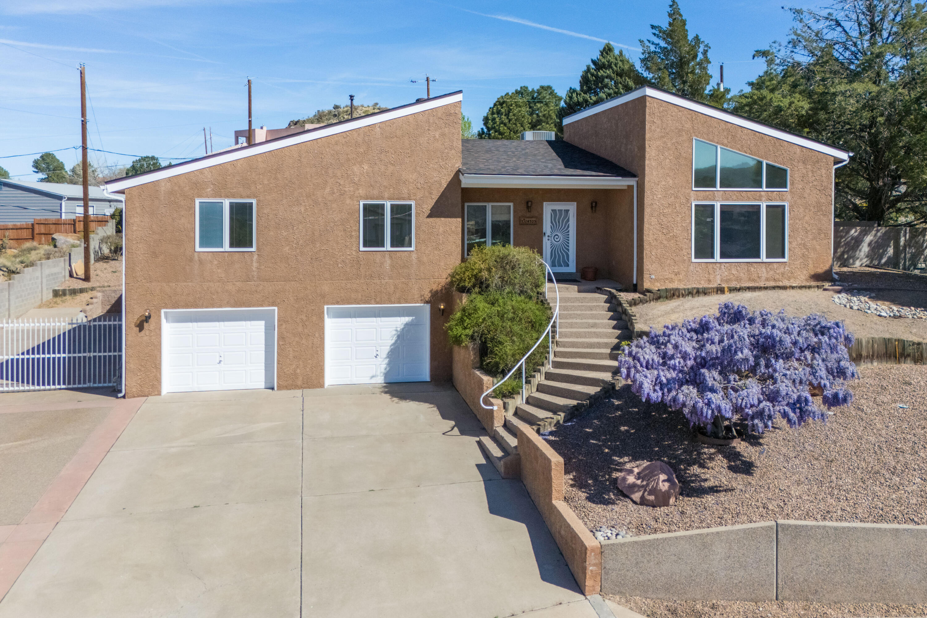 14325 Skyline Road NE, Albuquerque, NM 87123