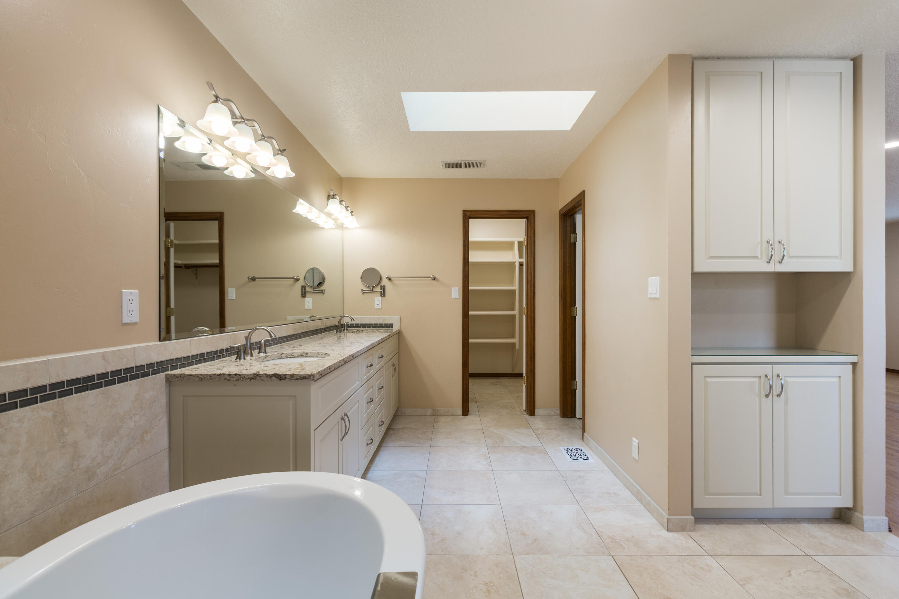 Photo 3 — 14325 Skyline Road NE