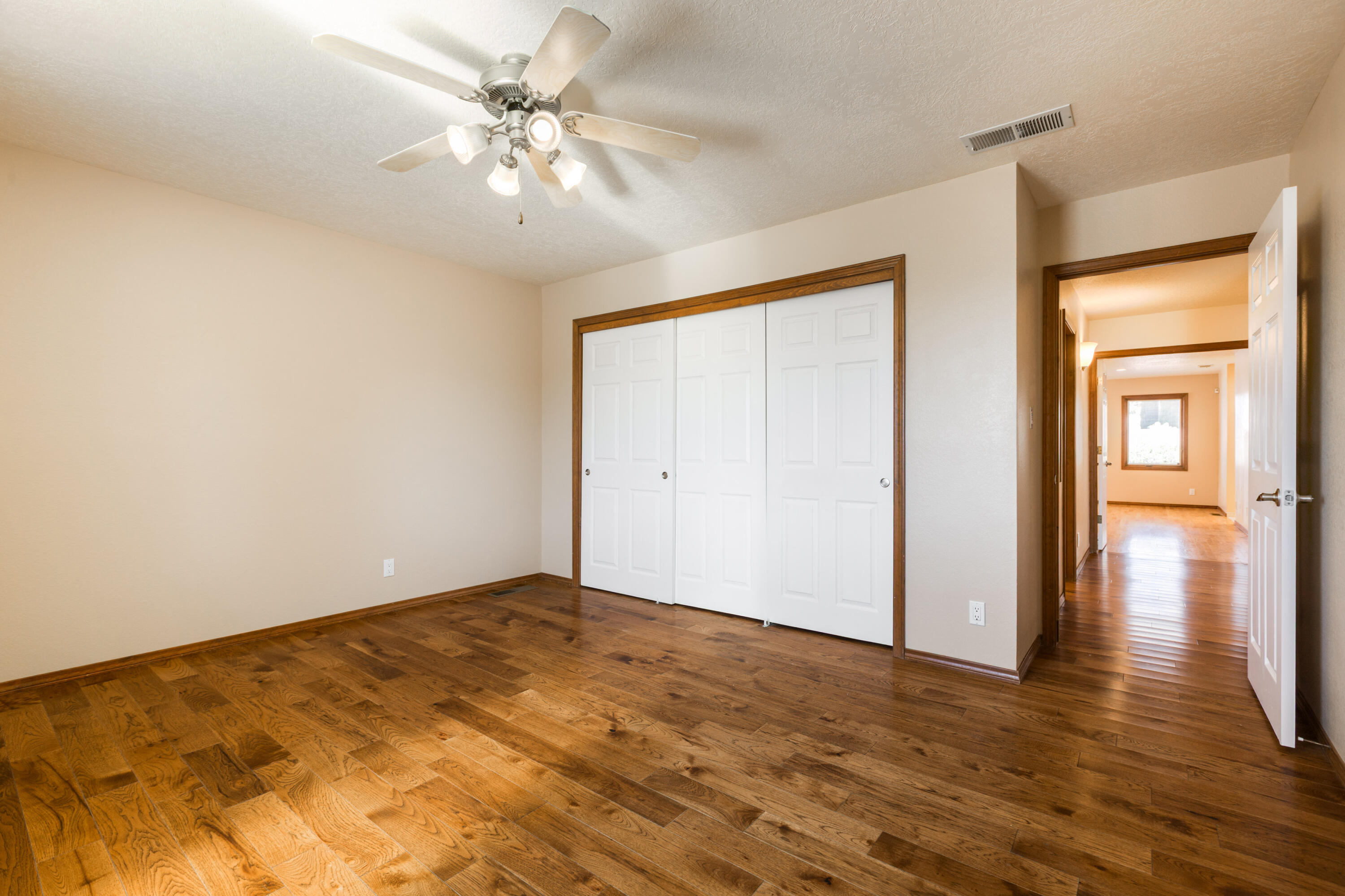 Photo 6 — 14325 Skyline Road NE