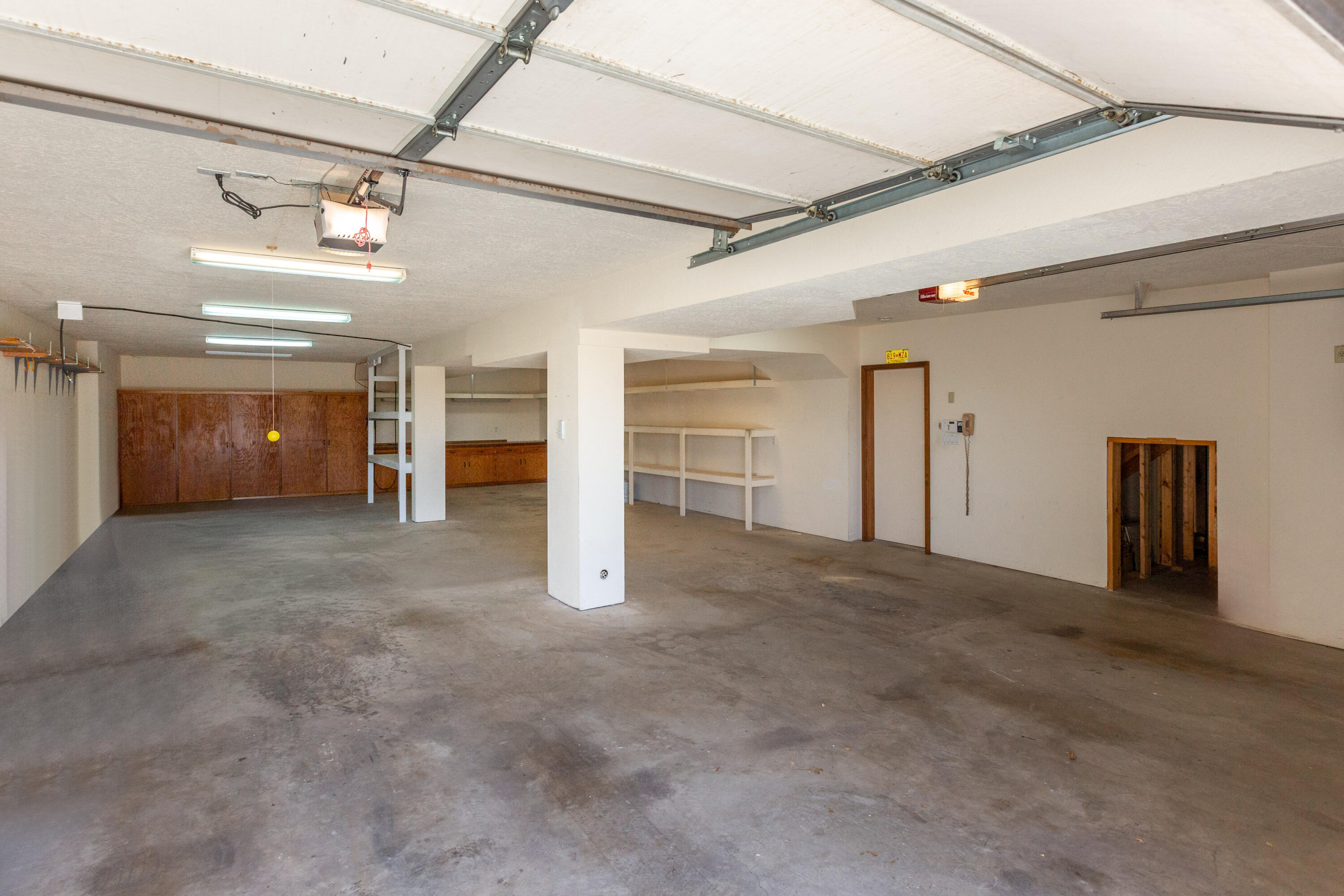Photo 14 — 14325 Skyline Road NE