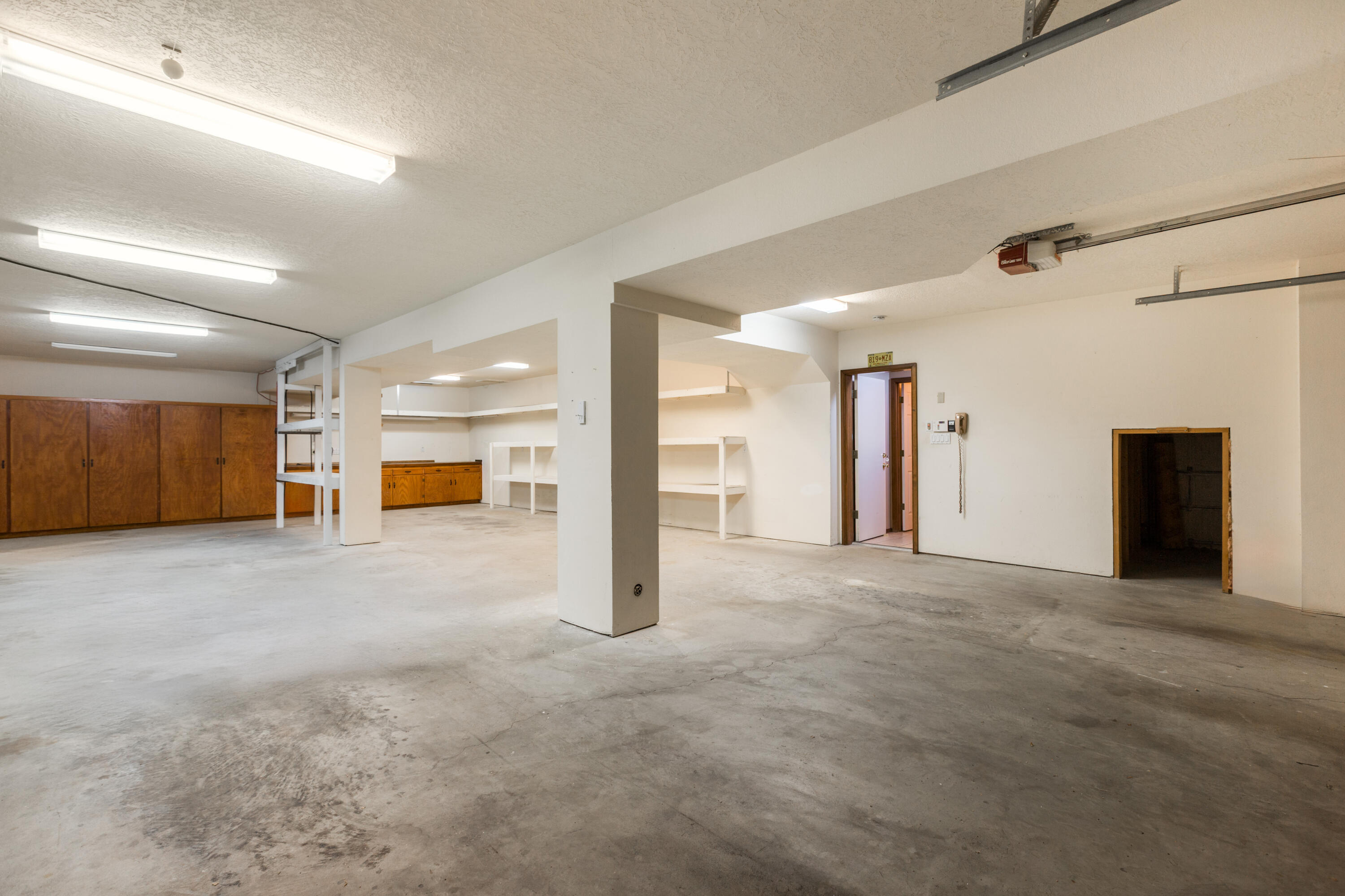 Photo 15 — 14325 Skyline Road NE
