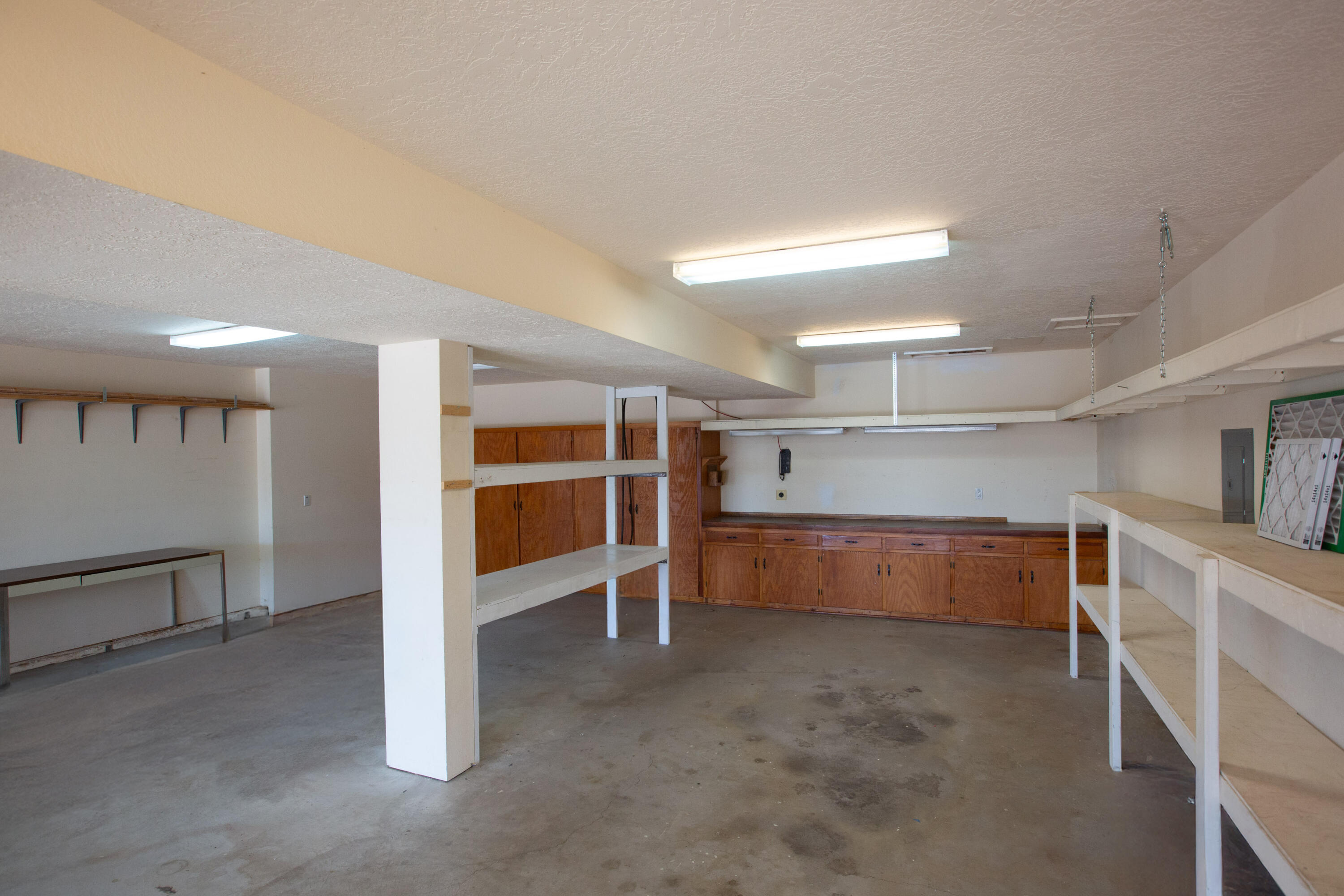 Photo 17 — 14325 Skyline Road NE