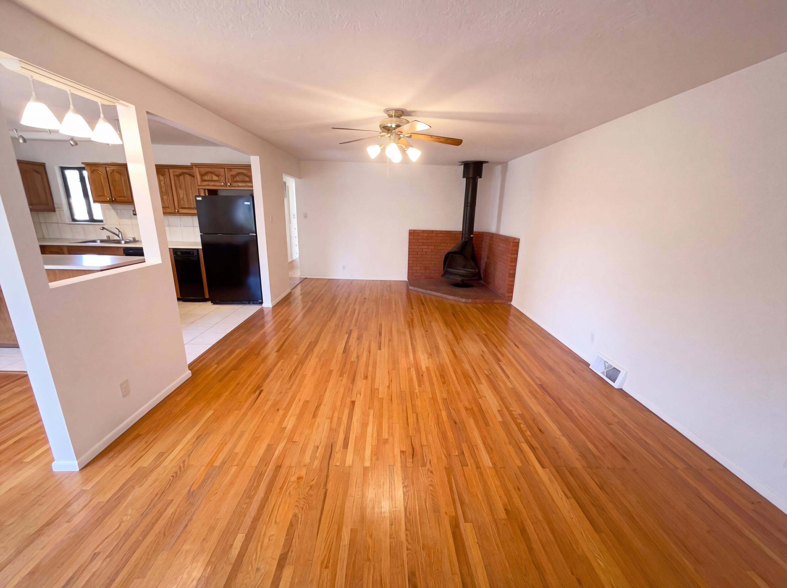Photo 3 — 3336 Betts Drive NE
