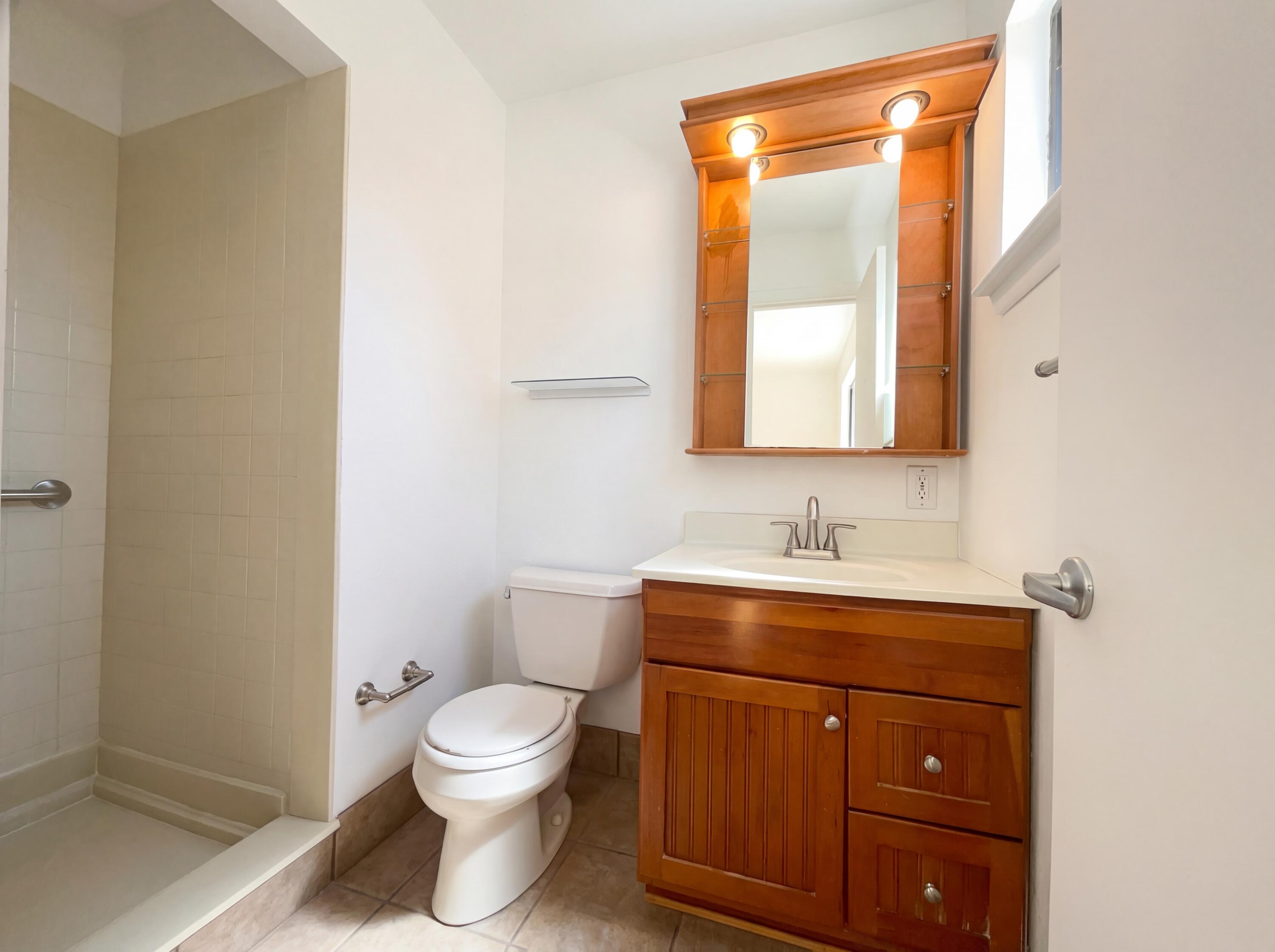 Photo 9 — 3336 Betts Drive NE