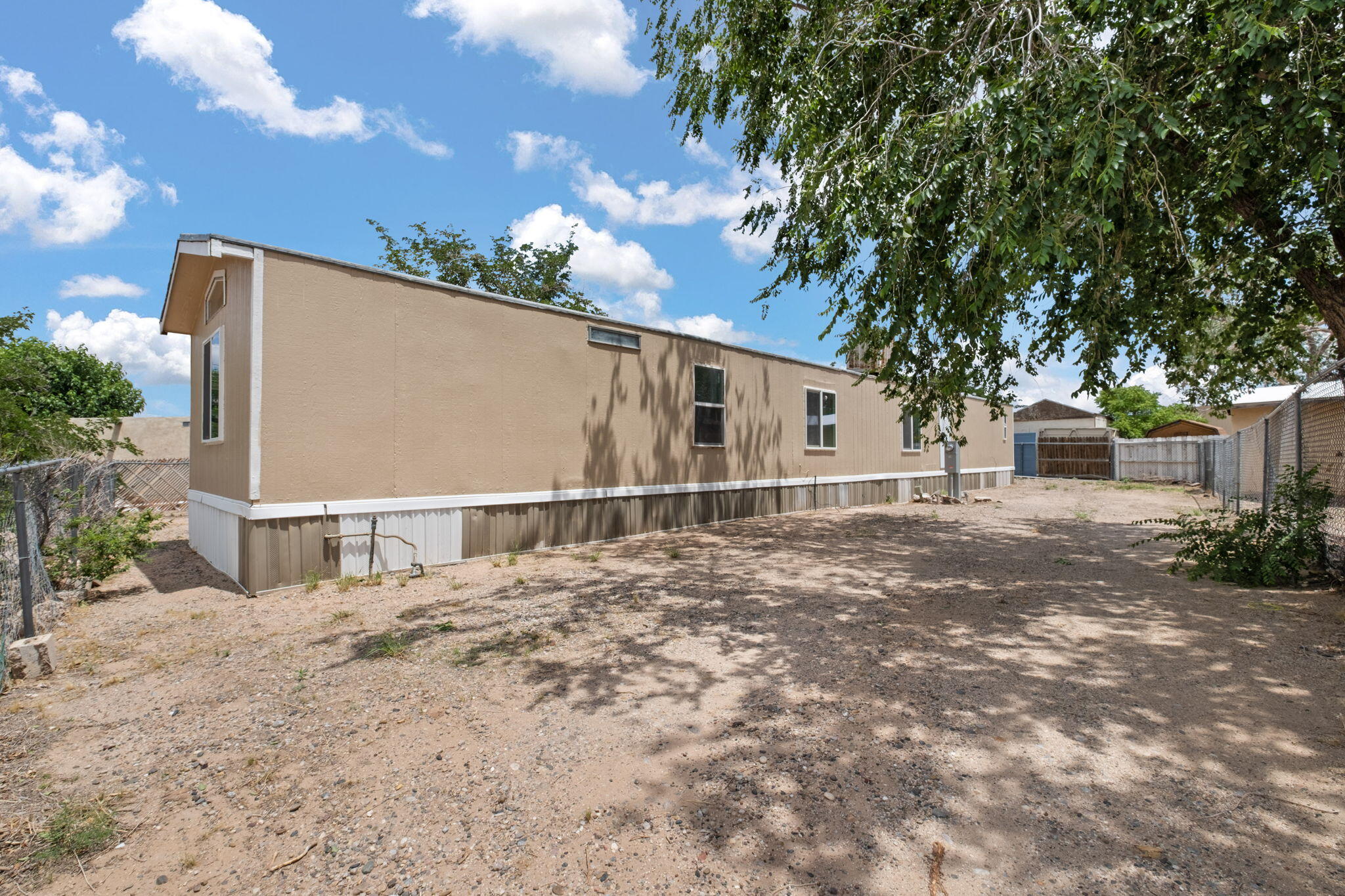 Photo 18 — 714 CITY VIEW Drive SW