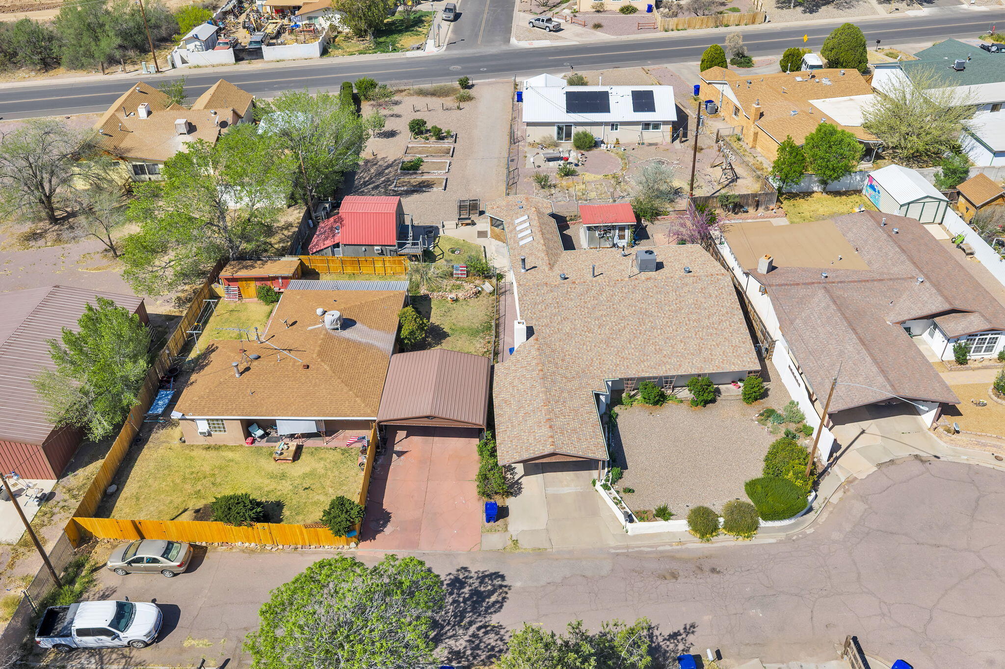 Photo 7 — 917 Bee Court