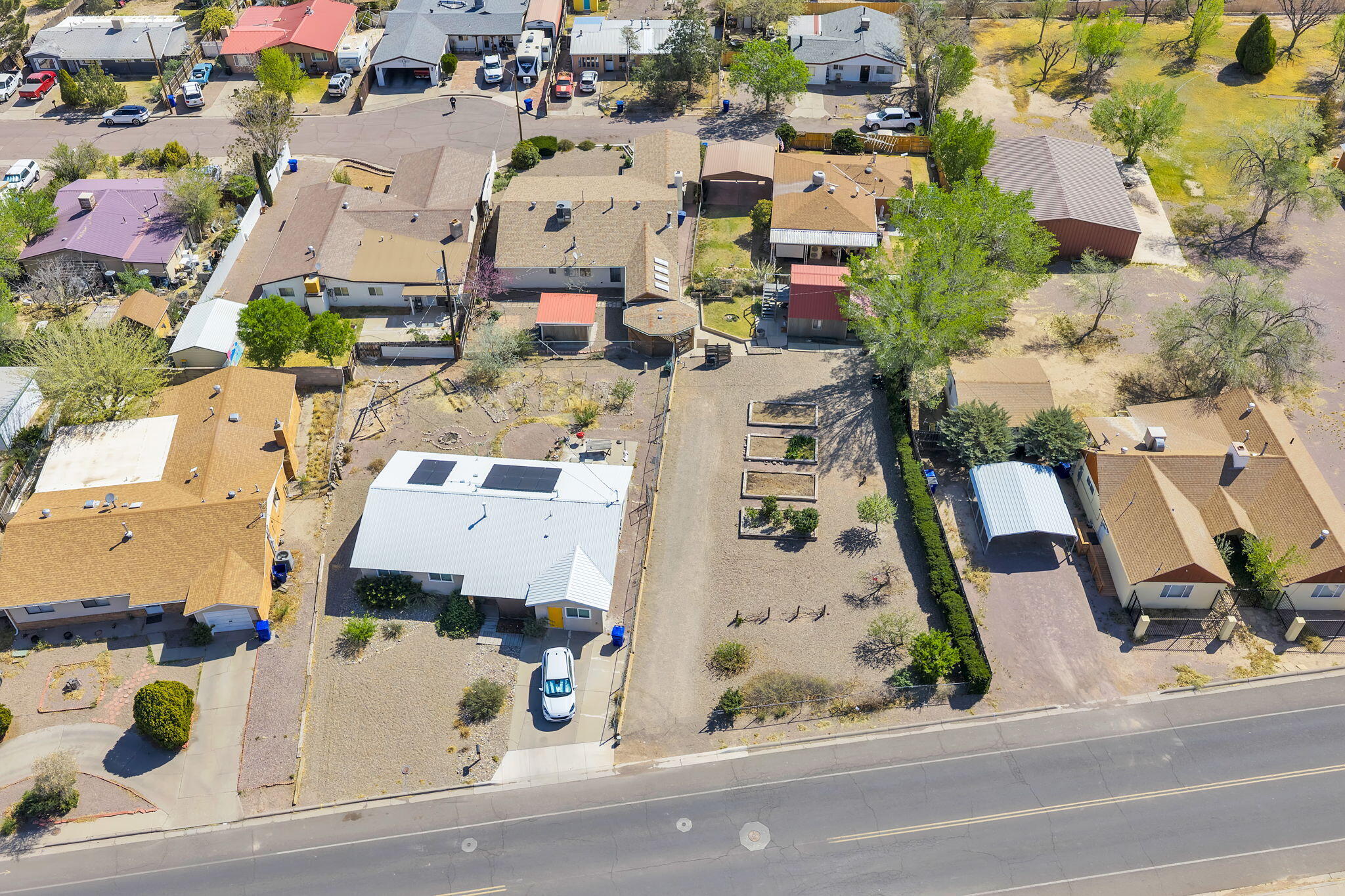 Photo 5 — 917 Bee Court