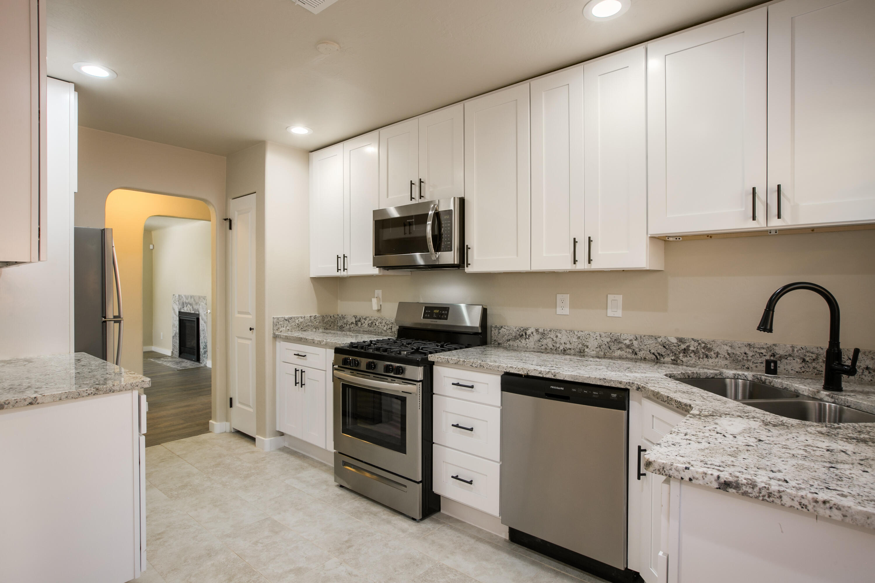 Photo 10 — 635 Adams Street NE