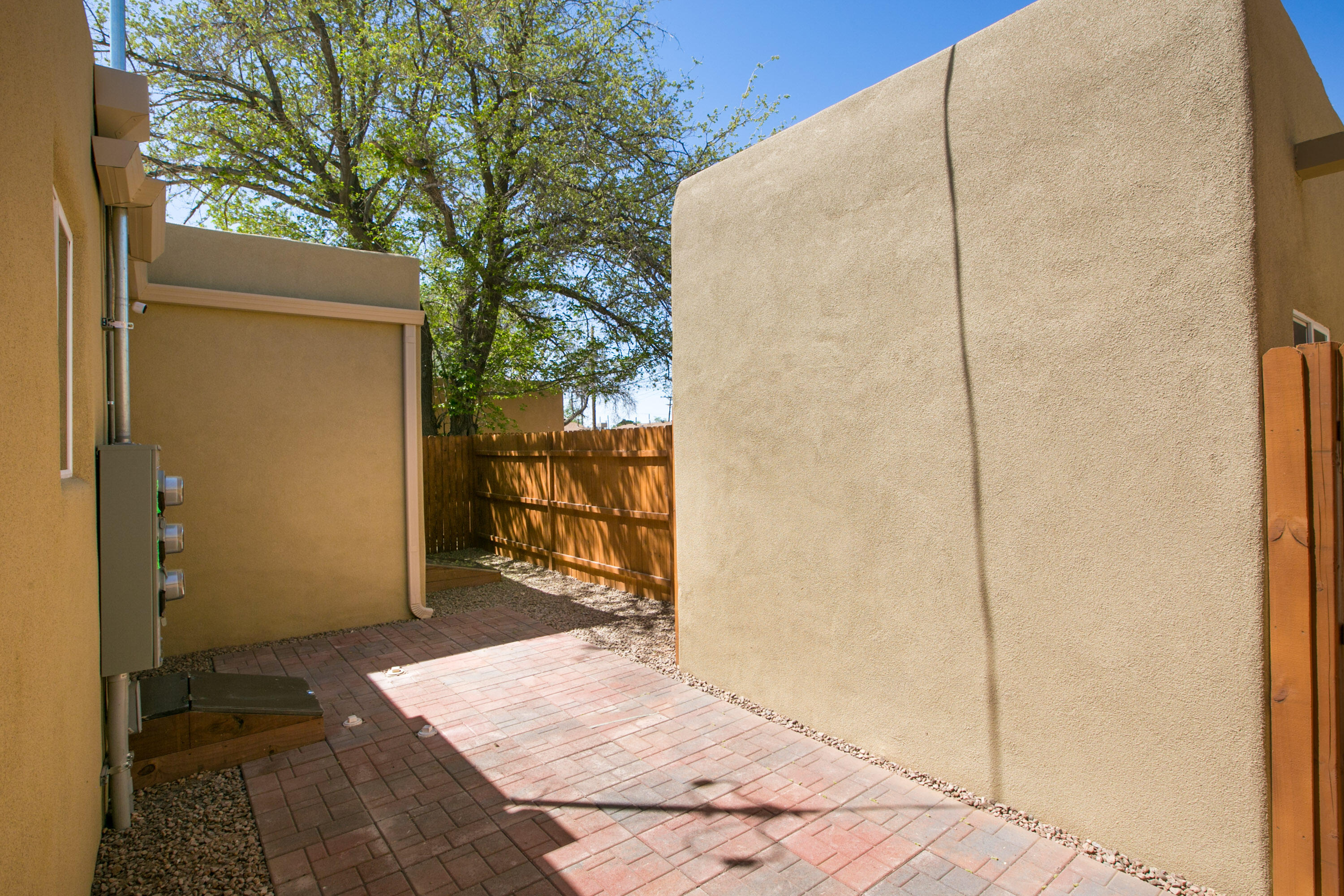 Photo 13 — 635 Adams Street NE