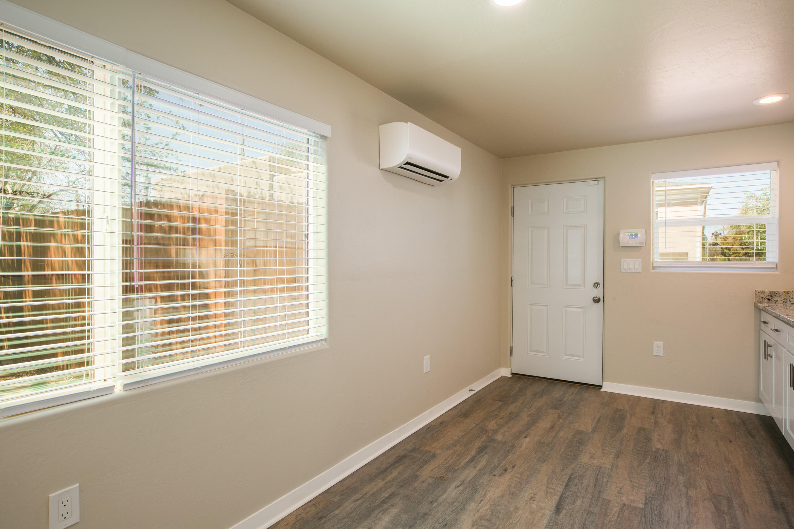 Photo 2 — 635 Adams Street NE