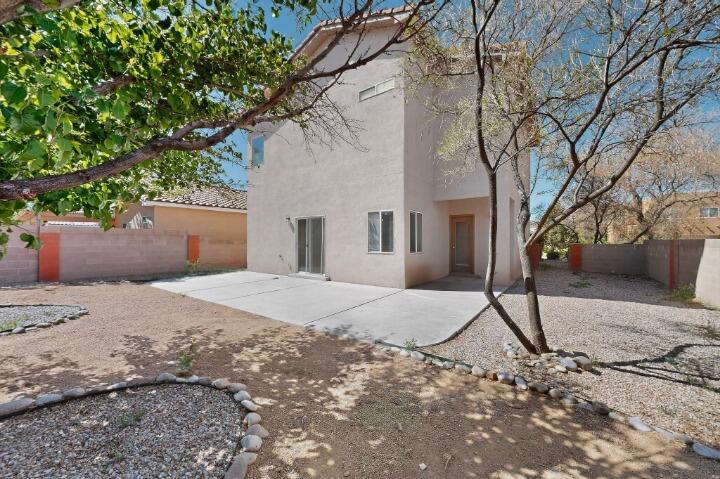 Photo 2 — 7644 Calle Comodo NE