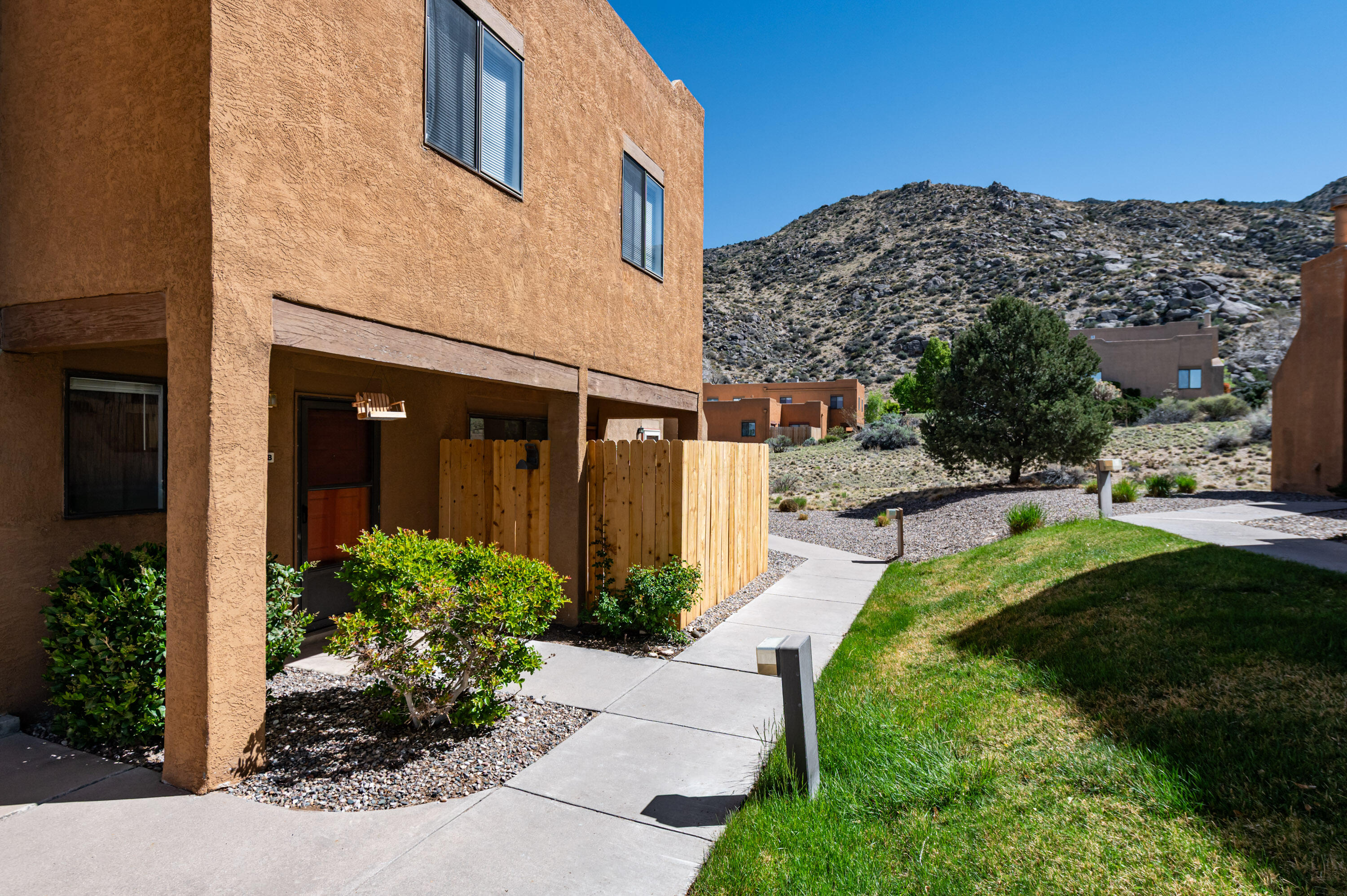 2900 Vista Del Rey NE UNIT 25B, Albuquerque, NM 87112