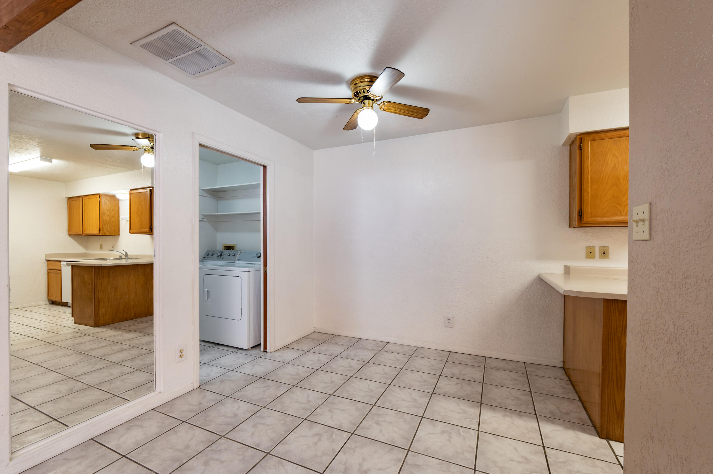 Photo 3 — 2900 Vista Del Rey NE UNIT 25B