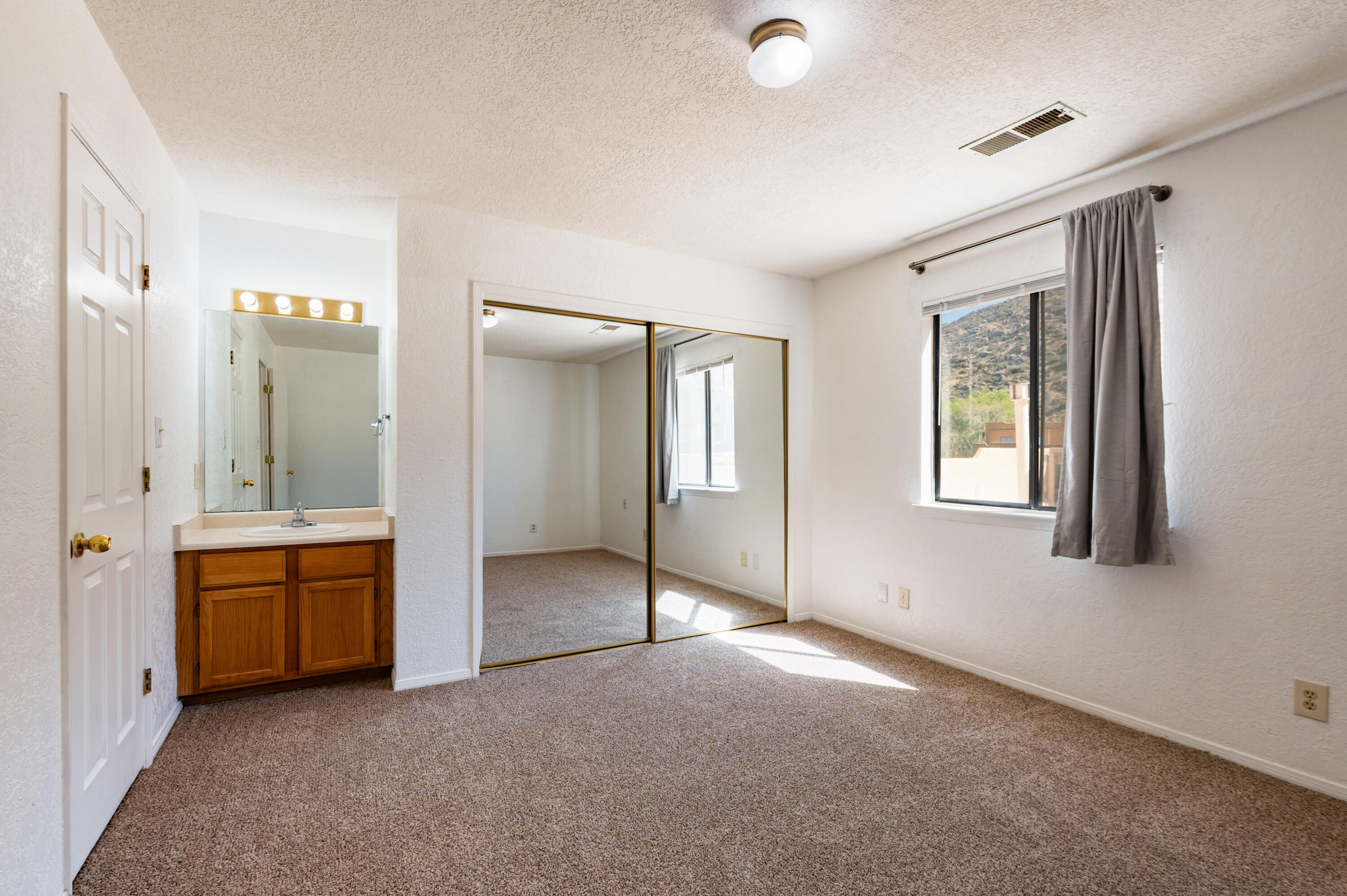 Photo 11 — 2900 Vista Del Rey NE UNIT 25B