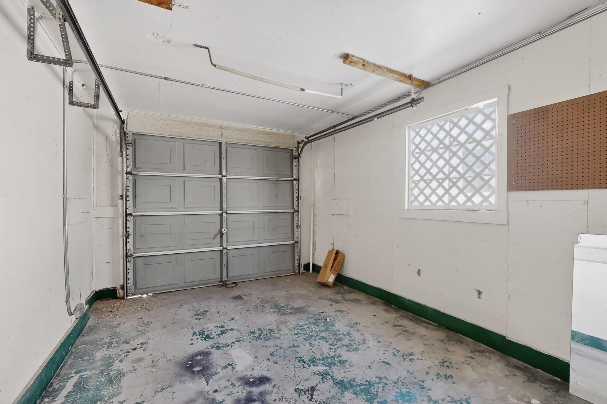 Photo 6 — 1820 Indiana Street NE
