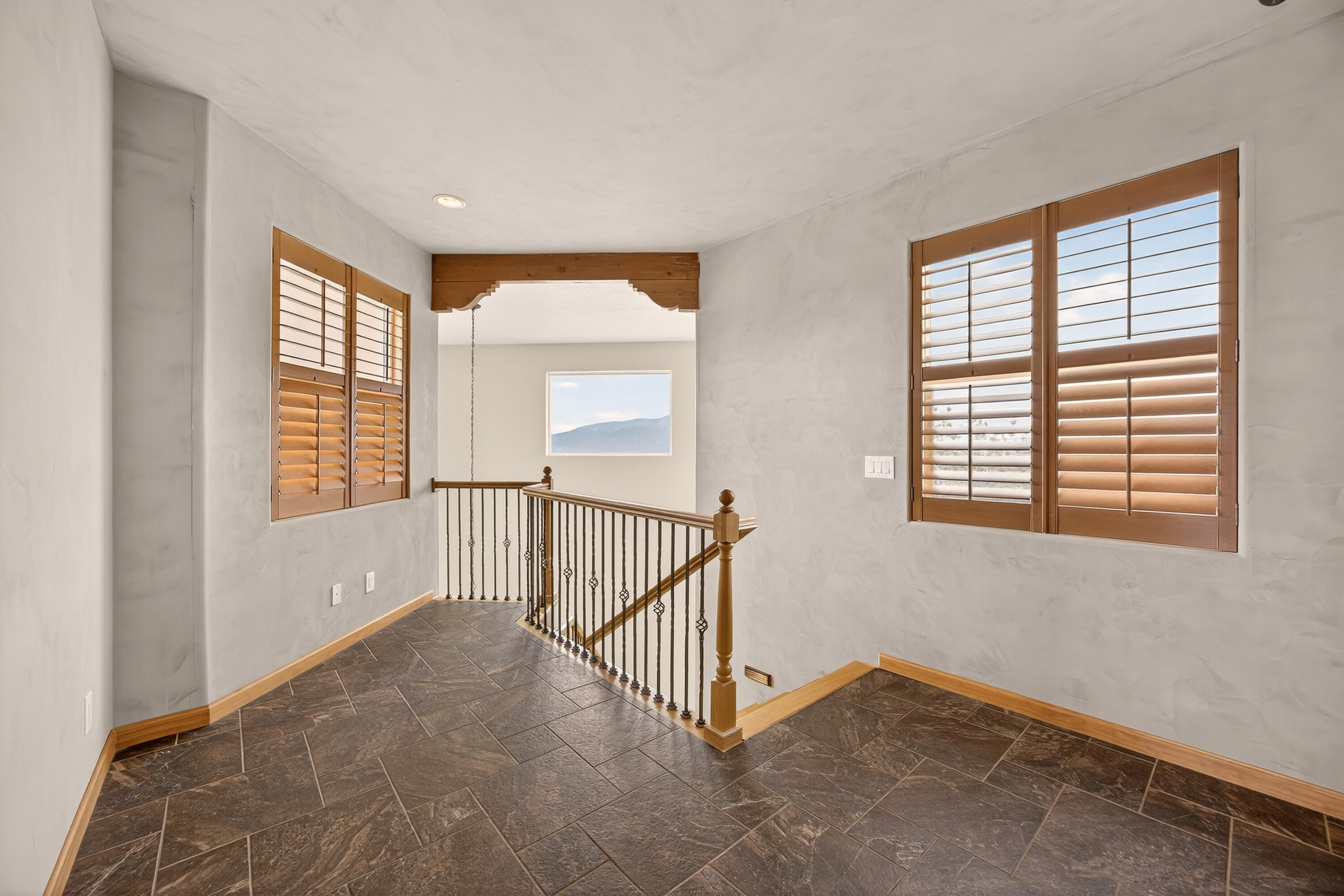 Photo 9 — 2500 Abrazo Road NE