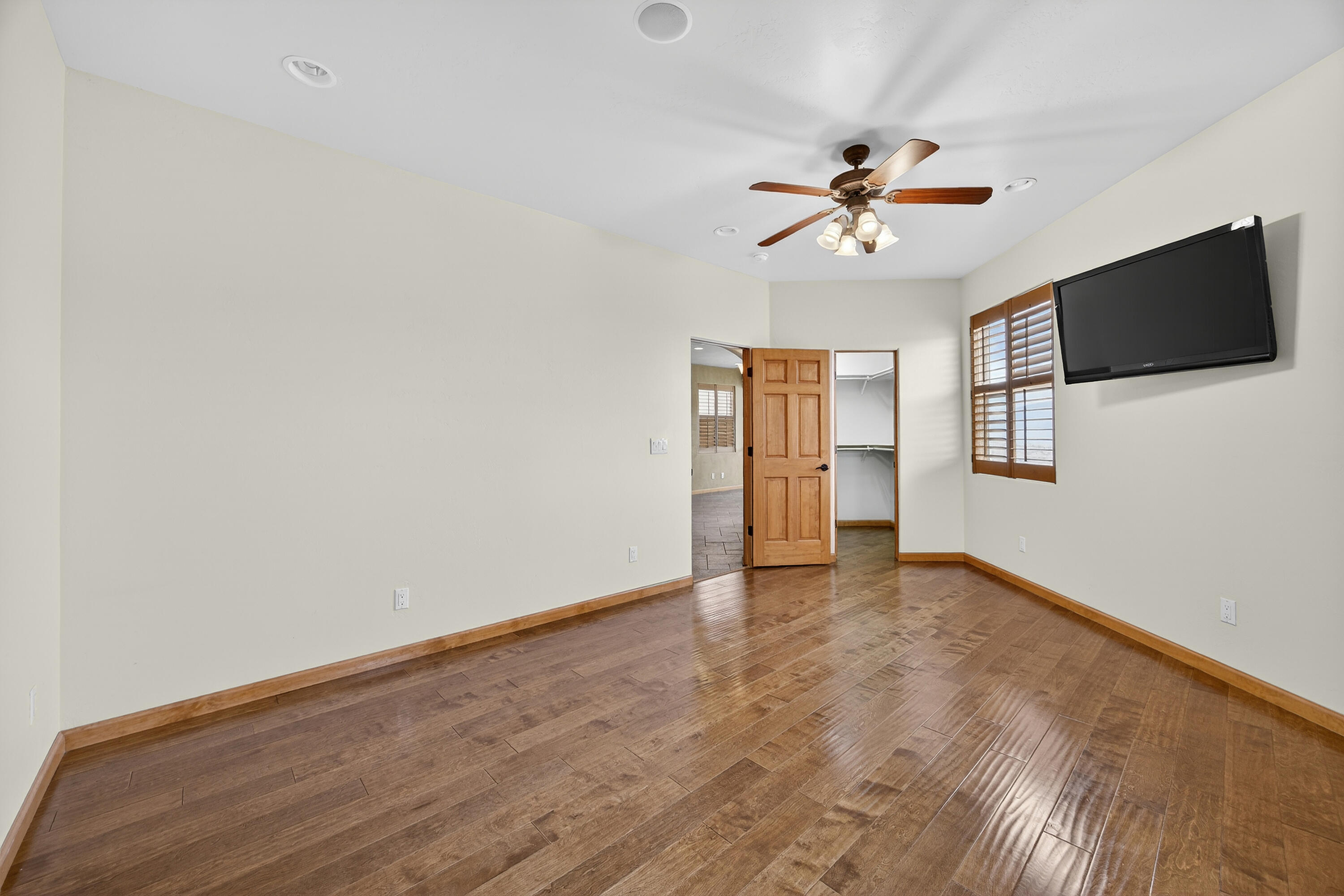 Photo 16 — 2500 Abrazo Road NE