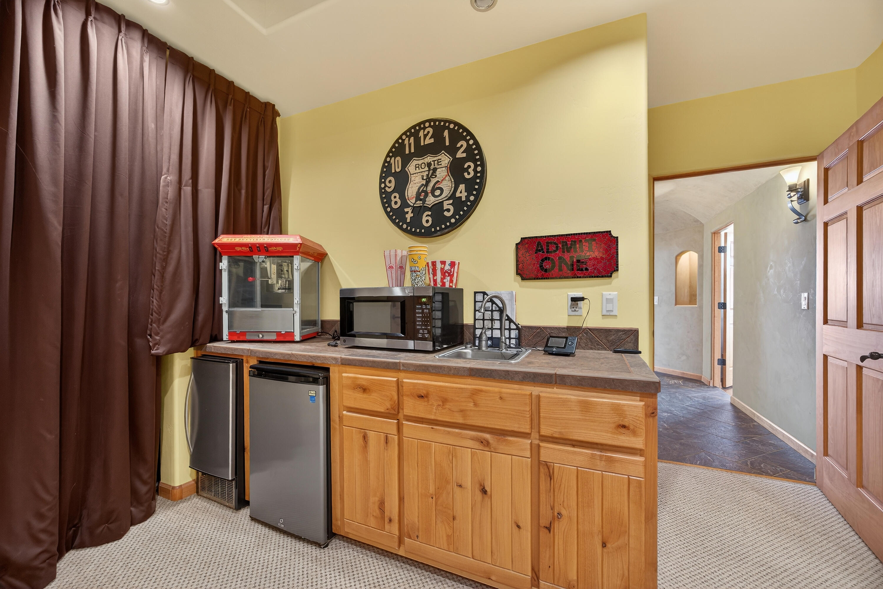 Photo 20 — 2500 Abrazo Road NE