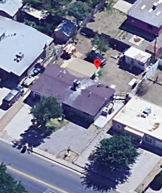 Photo 2 — 1114 Morris Street NE