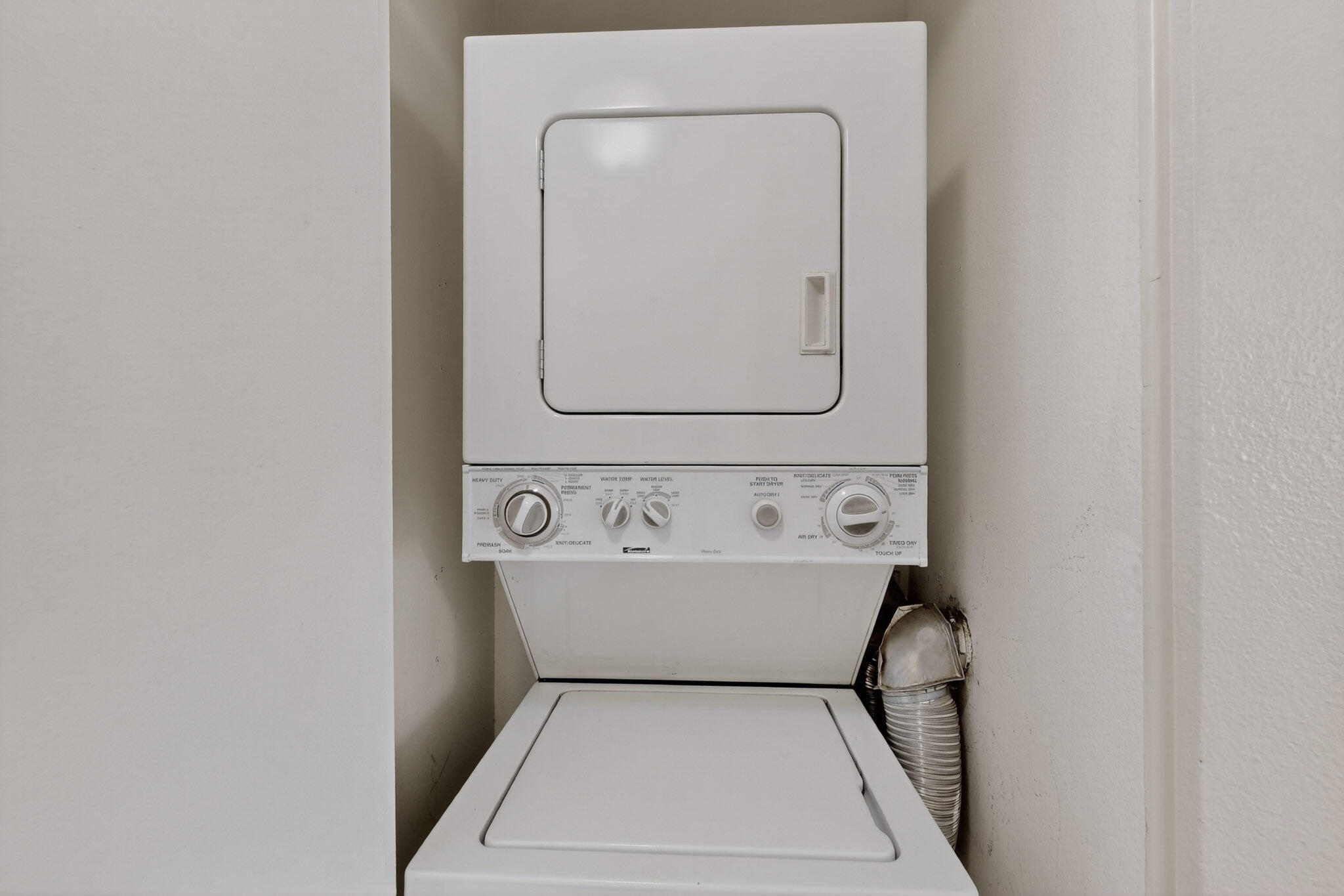Photo 4 — 921 Country Club Drive SE APT H