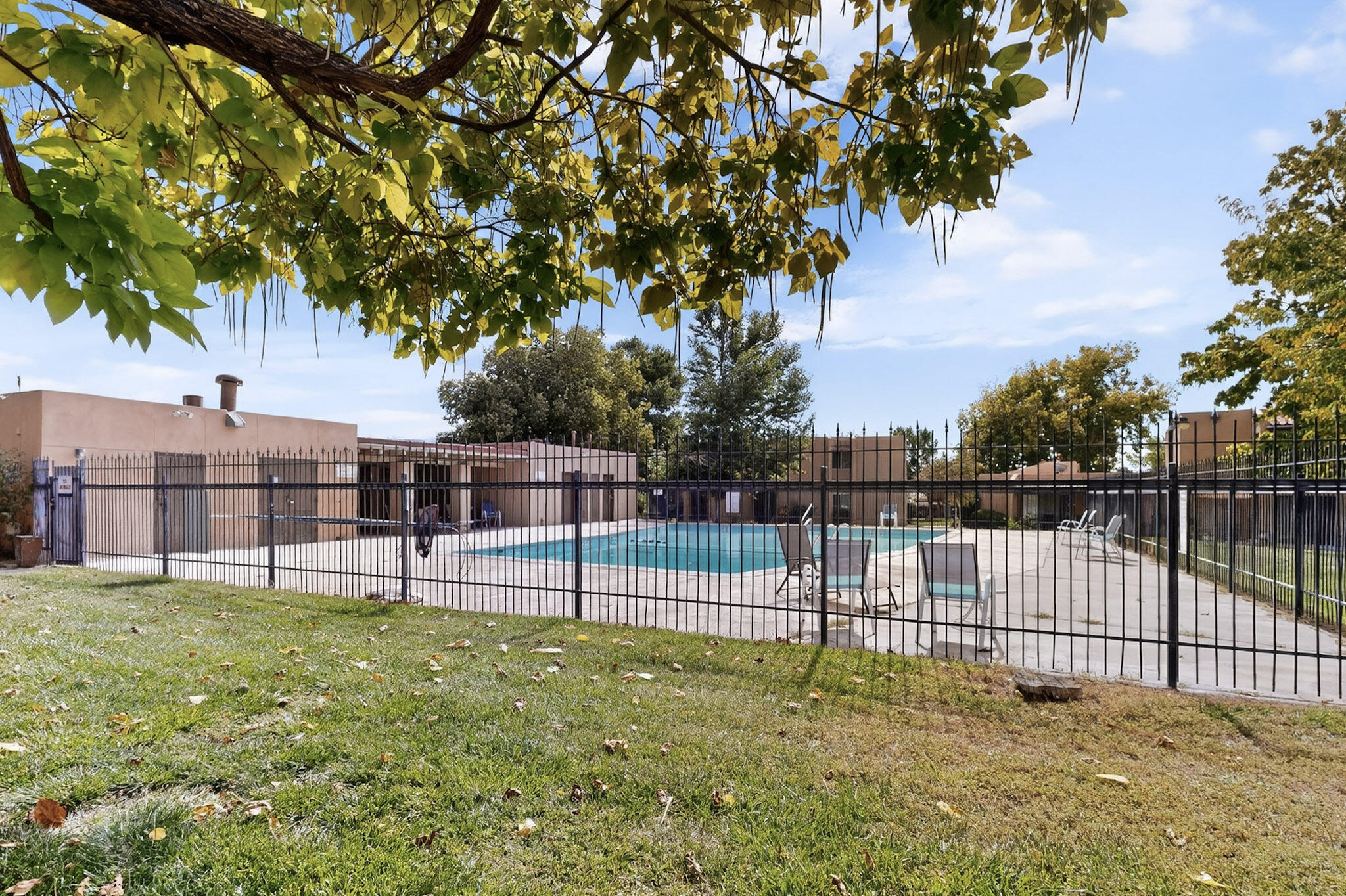 Photo 9 — 921 Country Club Drive SE APT H