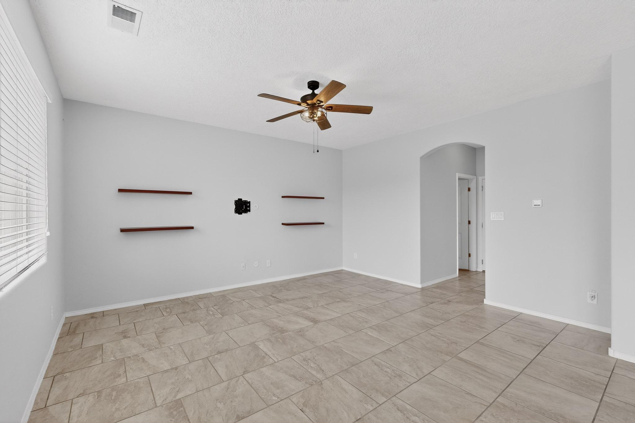Photo 4 — 5909 Mafraq Avenue NW