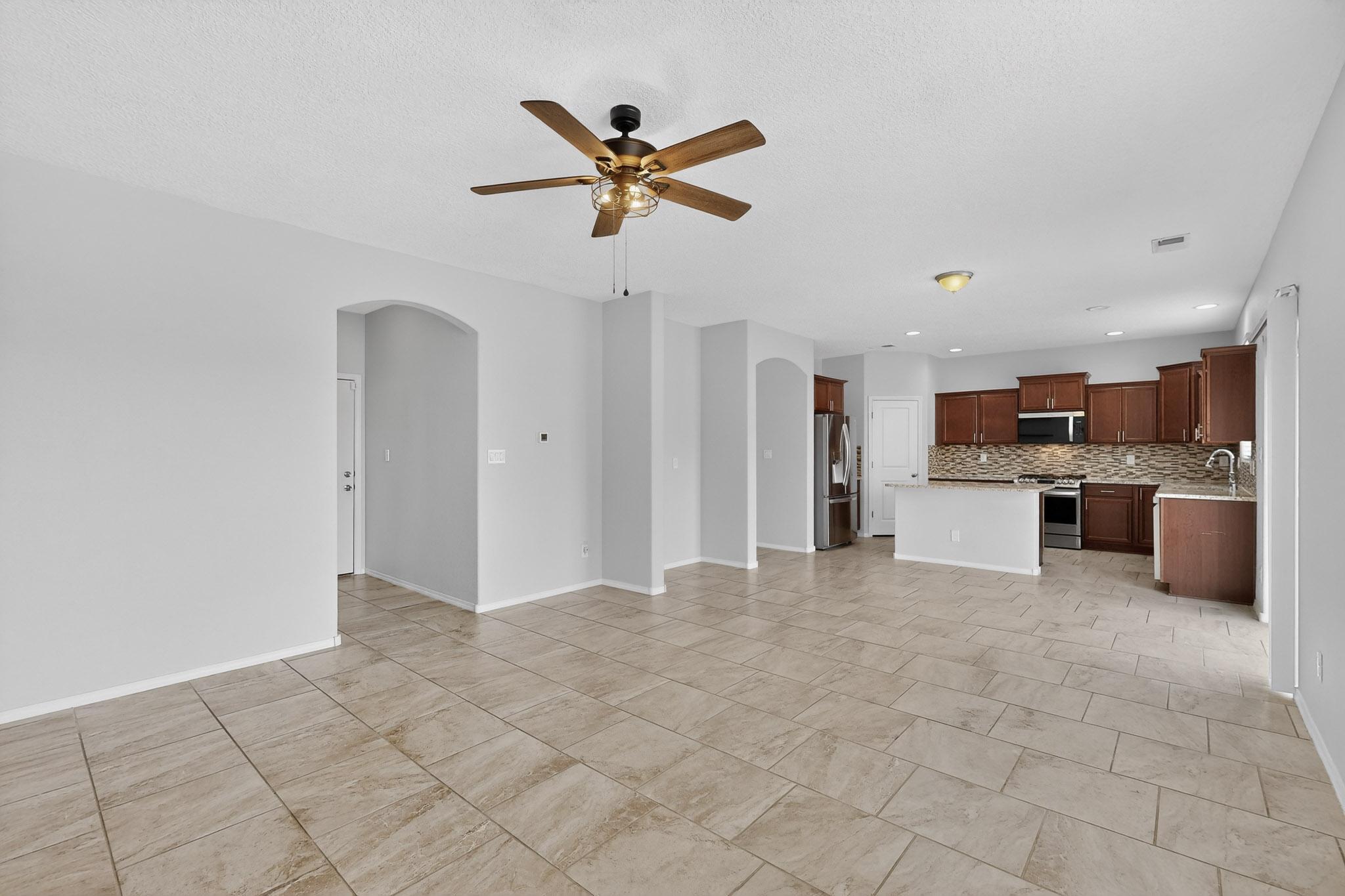 Photo 7 — 5909 Mafraq Avenue NW
