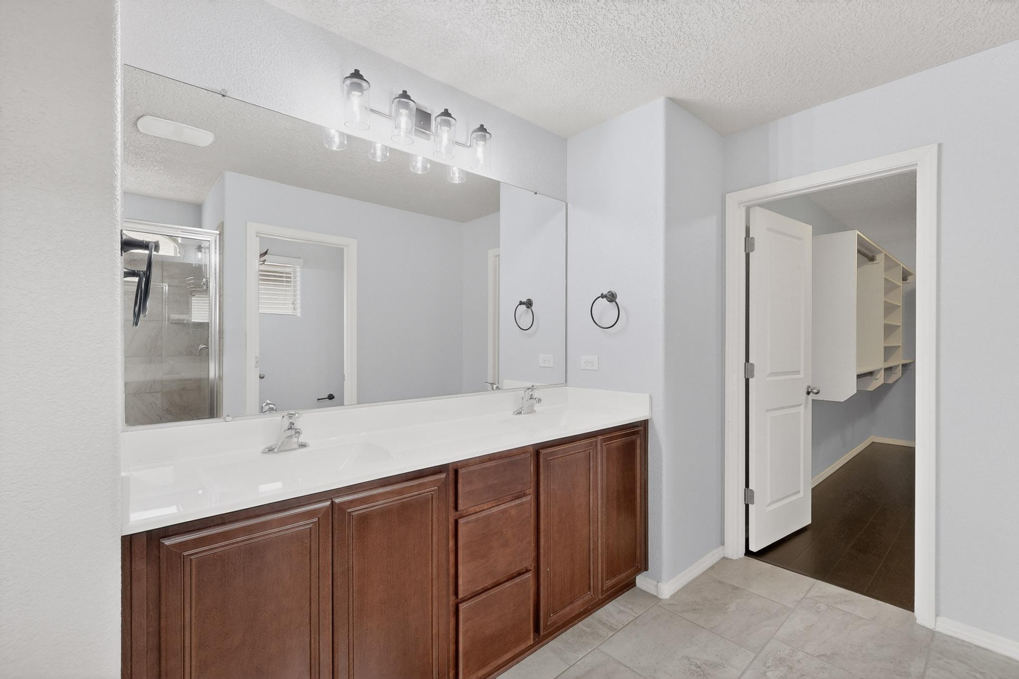 Photo 17 — 5909 Mafraq Avenue NW