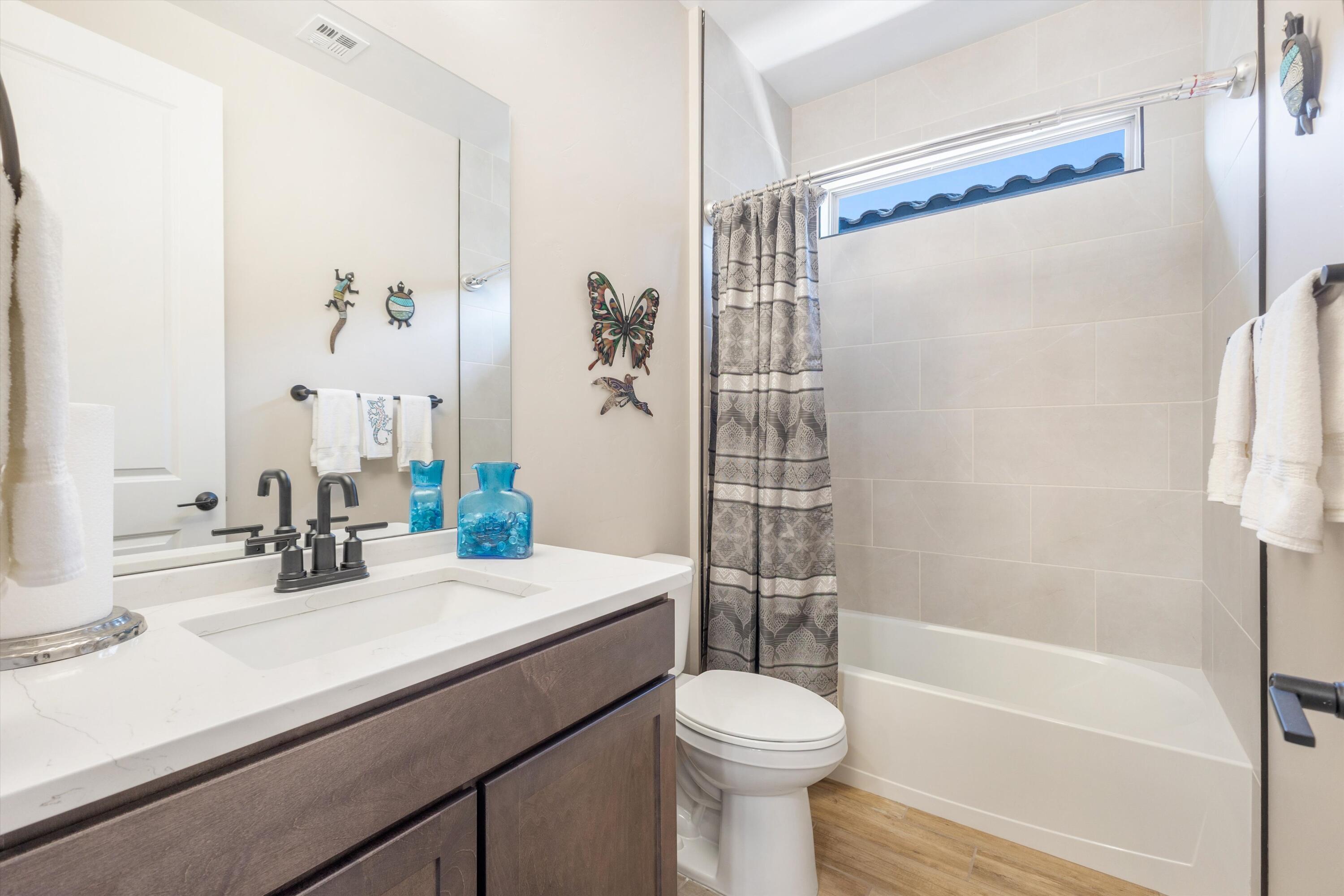 Photo 11 — 6718 Sydney Drive NE
