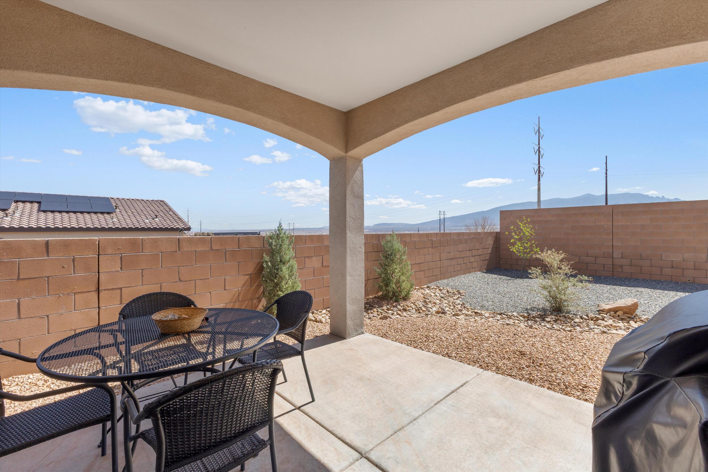 Photo 8 — 6718 Sydney Drive NE