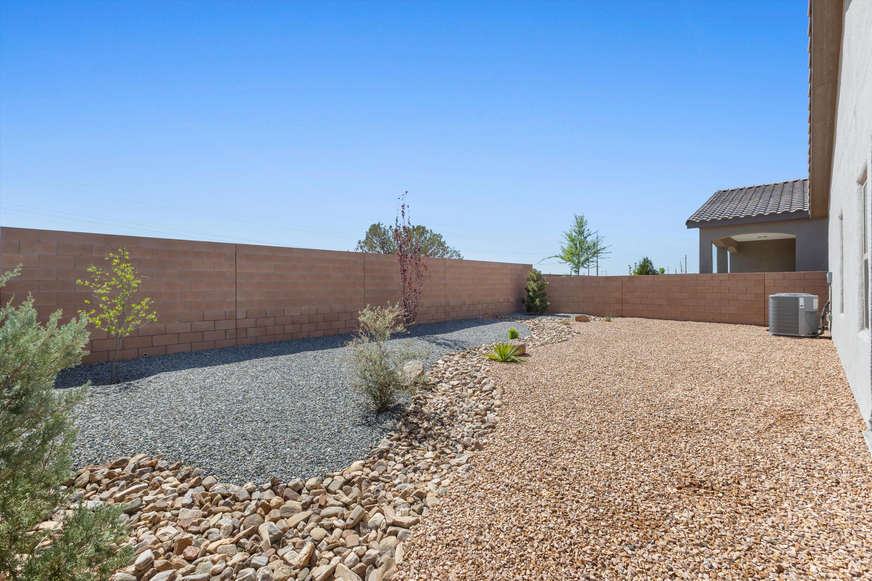 Photo 7 — 6718 Sydney Drive NE