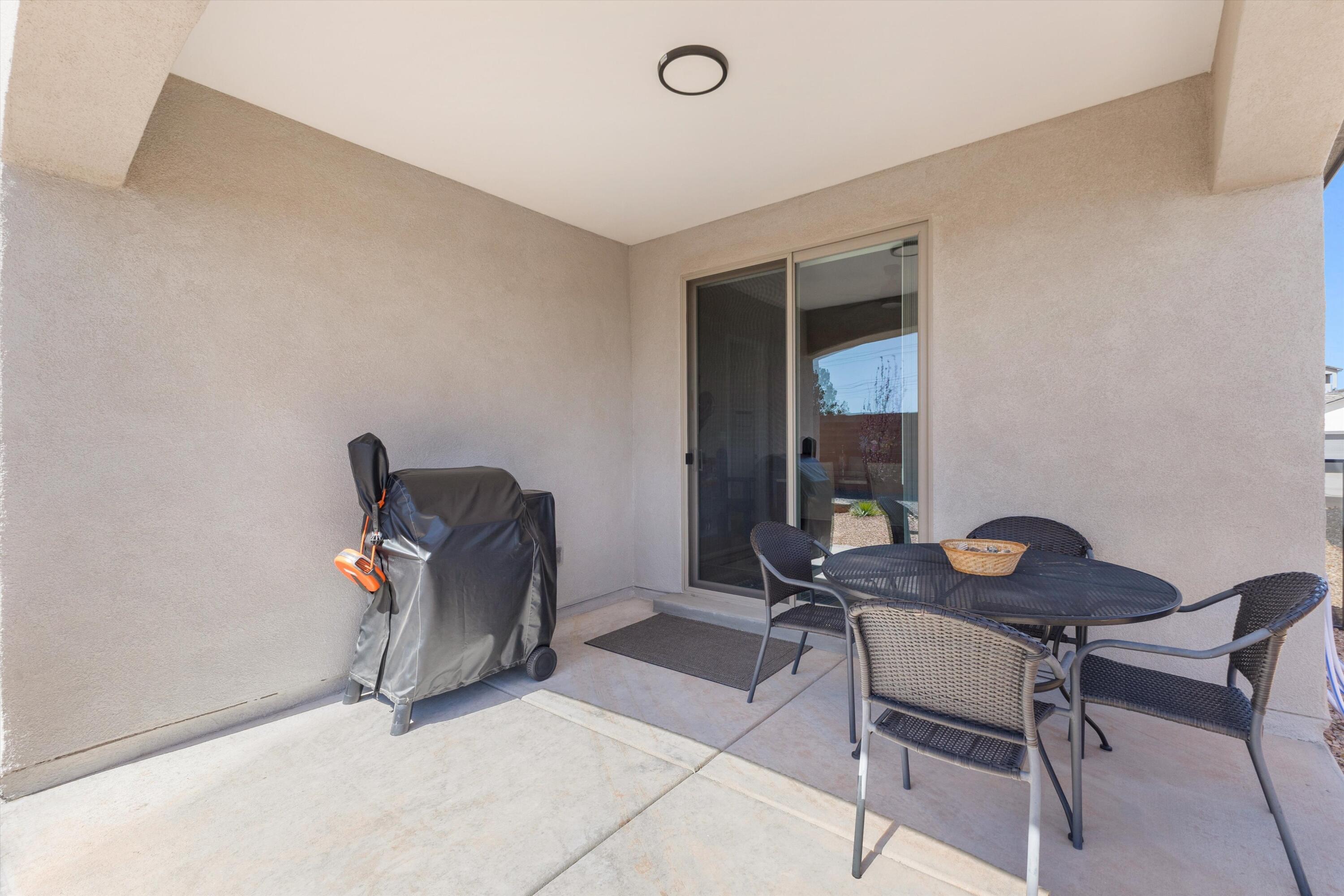 Photo 4 — 6718 Sydney Drive NE