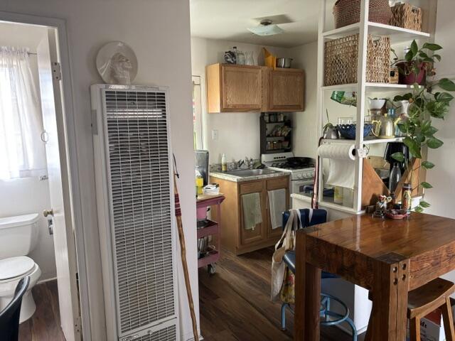Photo 4 — 1612 Gold Avenue SE