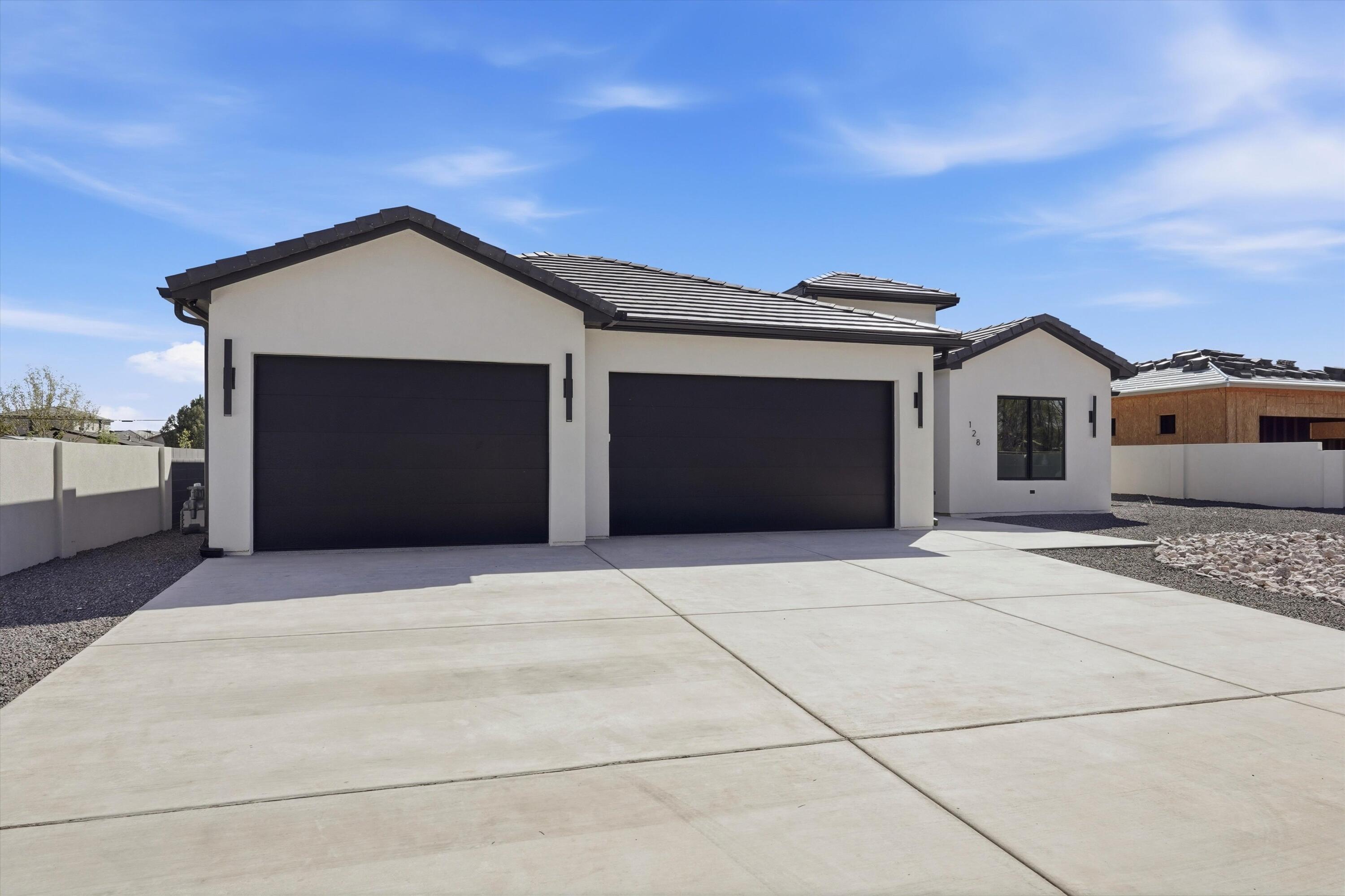 128 Los Ranchos Road NW, Albuquerque, NM 87107