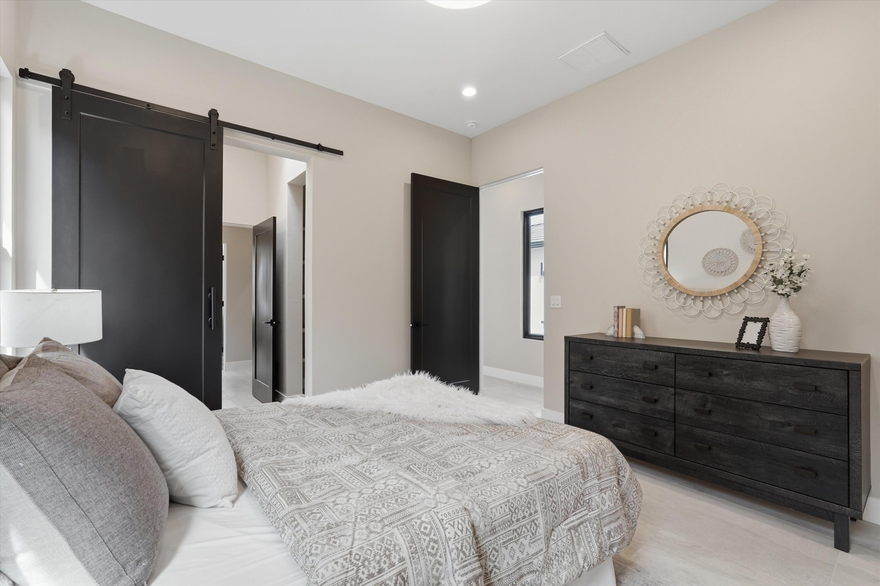 Photo 3 — 128 Los Ranchos Road NW