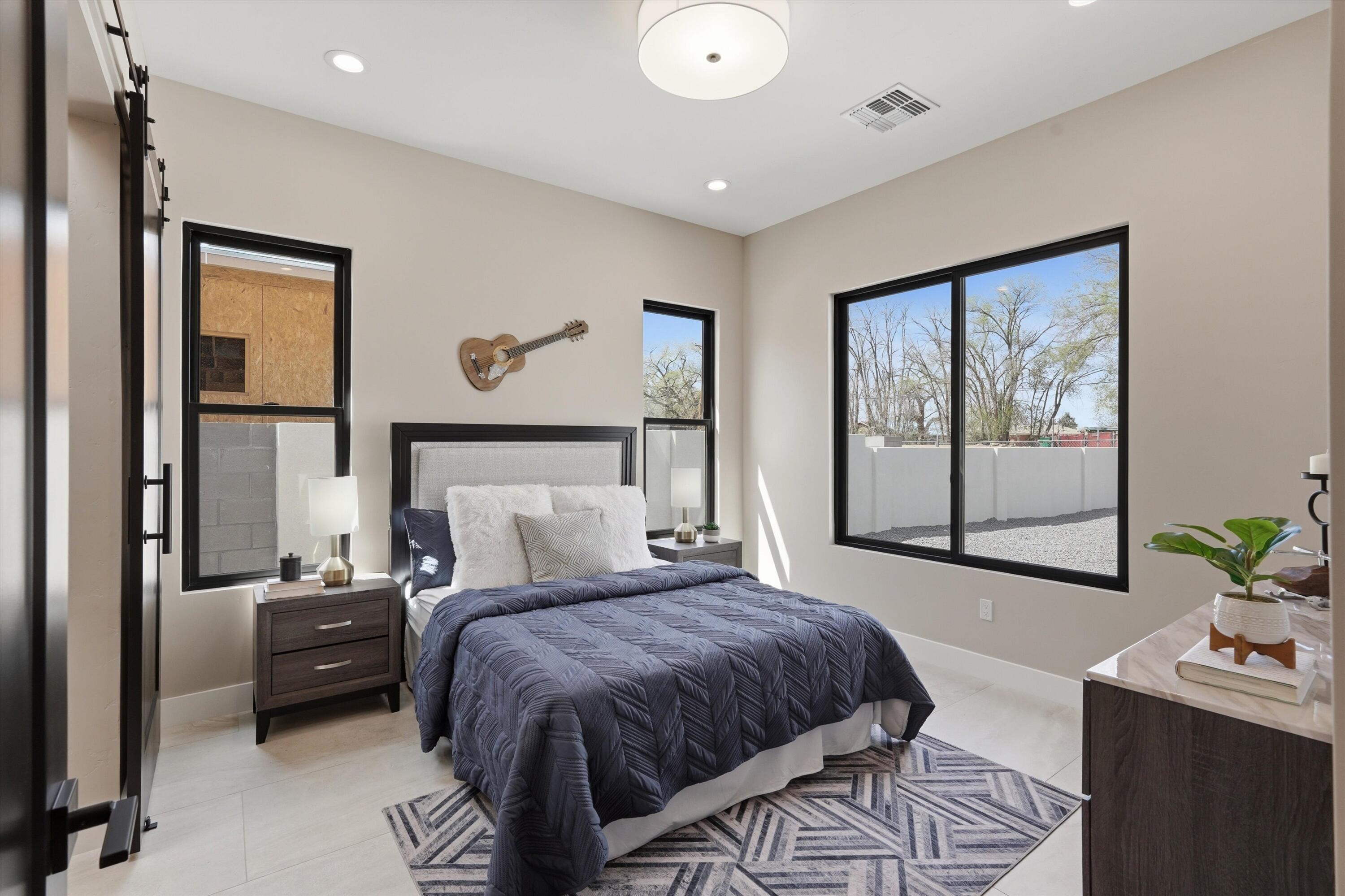 Photo 9 — 128 Los Ranchos Road NW