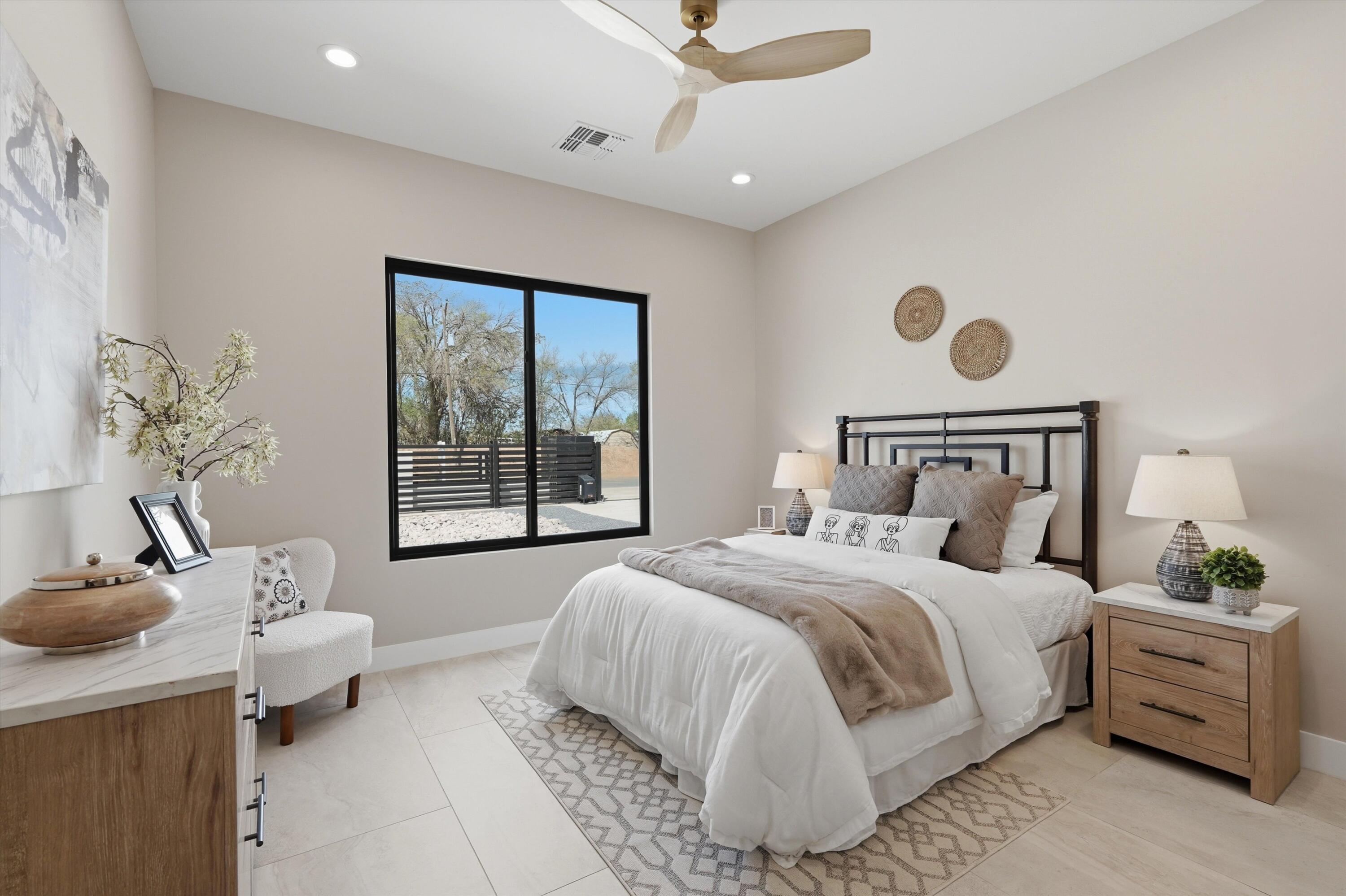 Photo 13 — 128 Los Ranchos Road NW