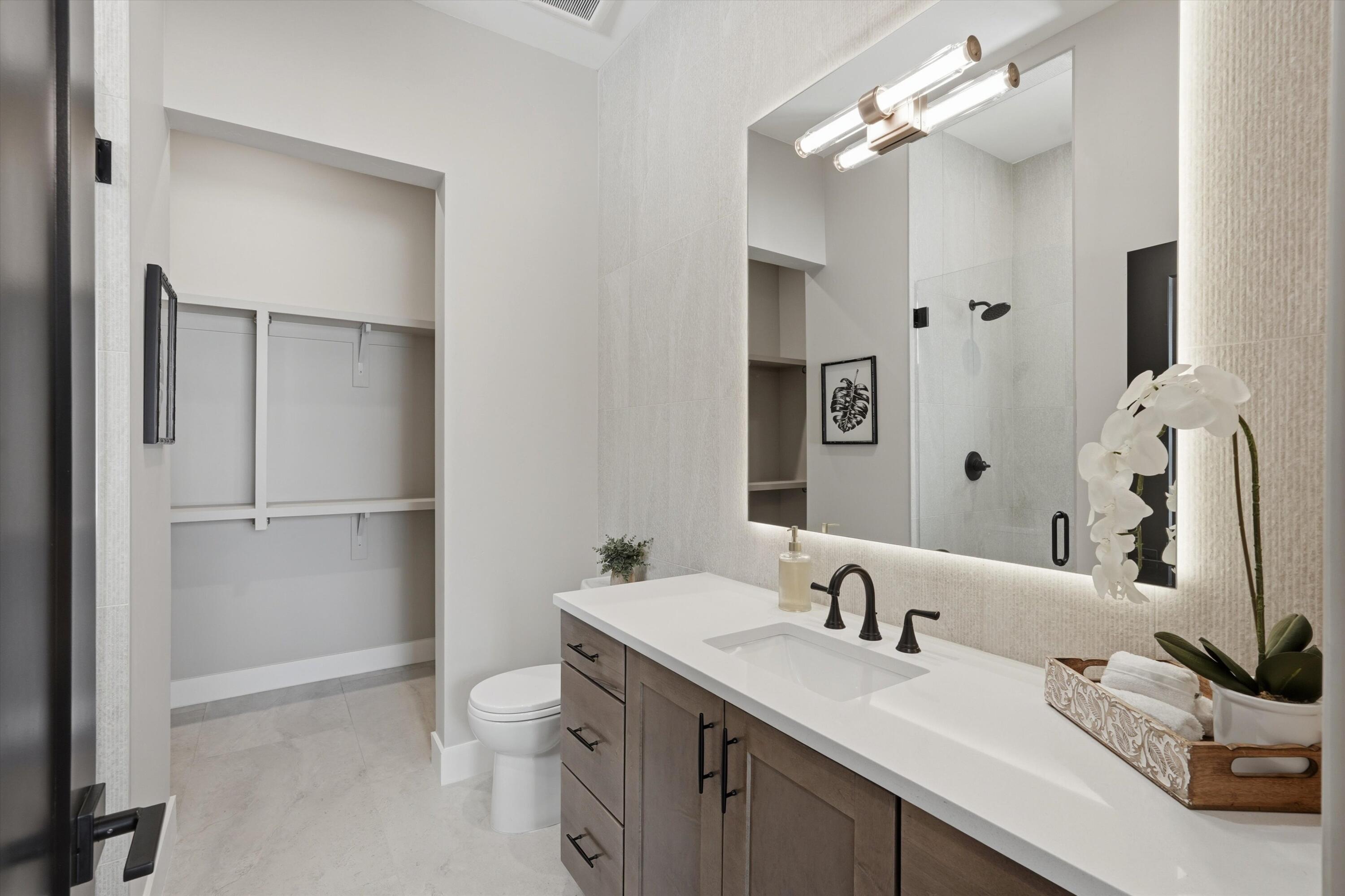 Photo 15 — 128 Los Ranchos Road NW