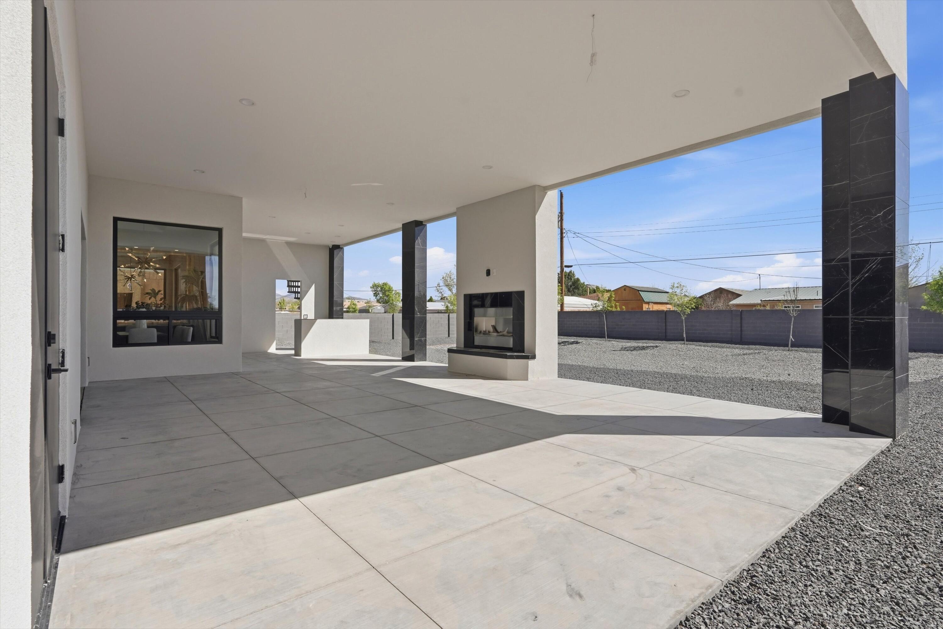 Photo 20 — 128 Los Ranchos Road NW