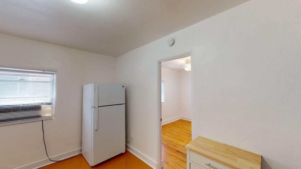 Photo 19 — 715 Fruit Avenue NW